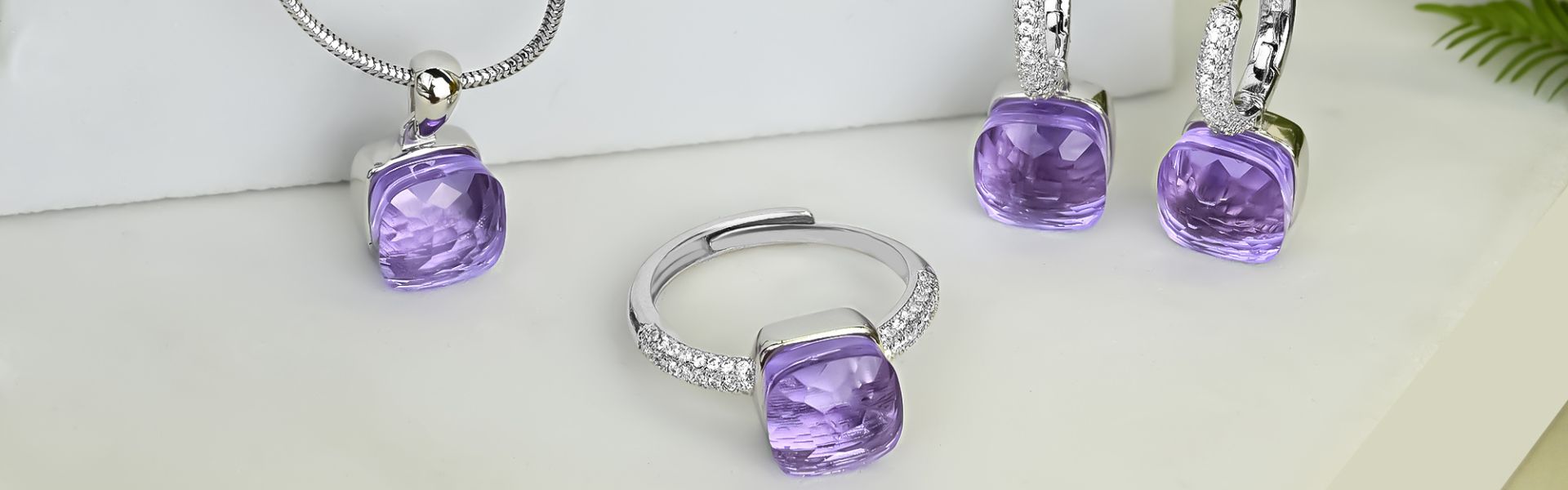 Styling silver jewellery tips