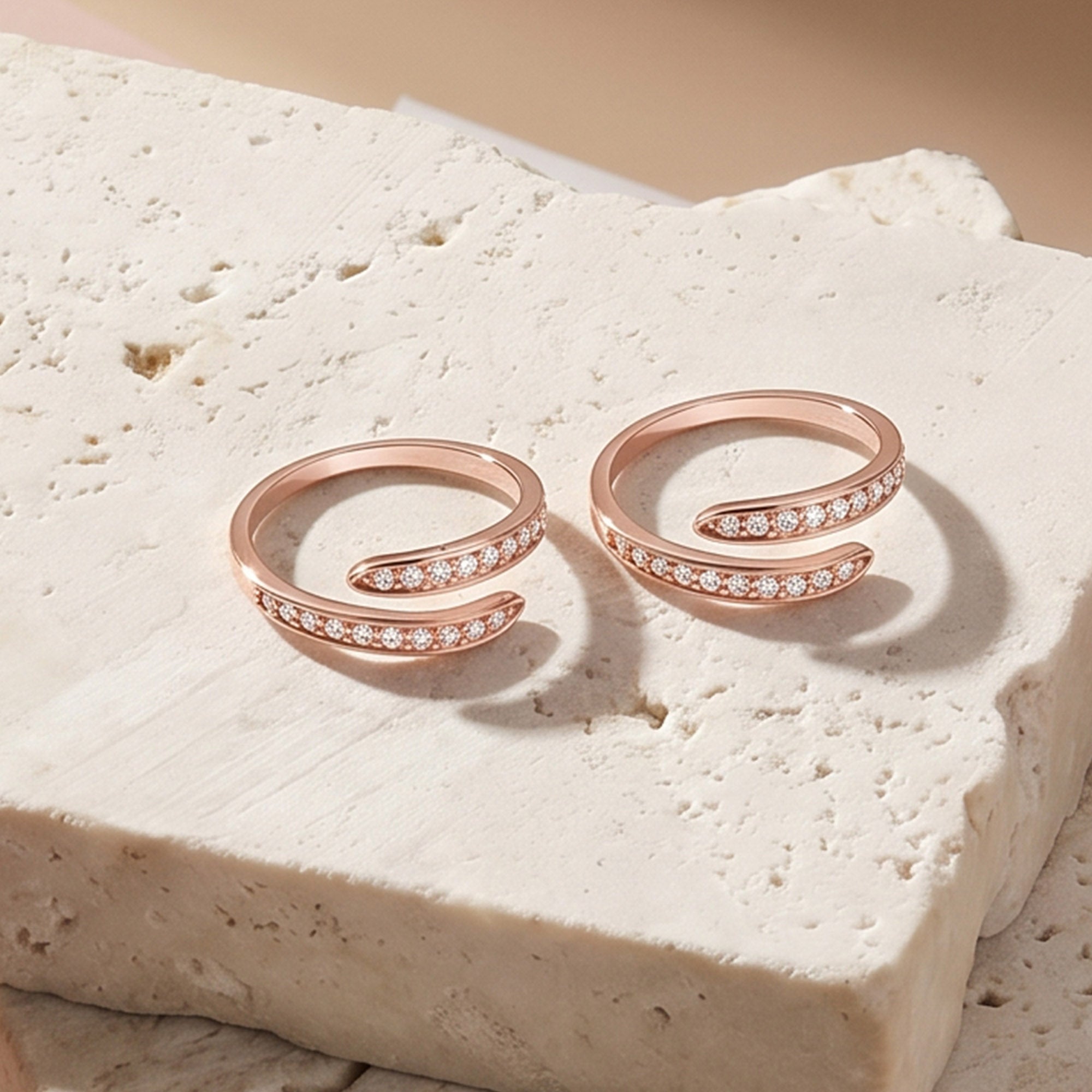 Gleam Curve Toe Ring