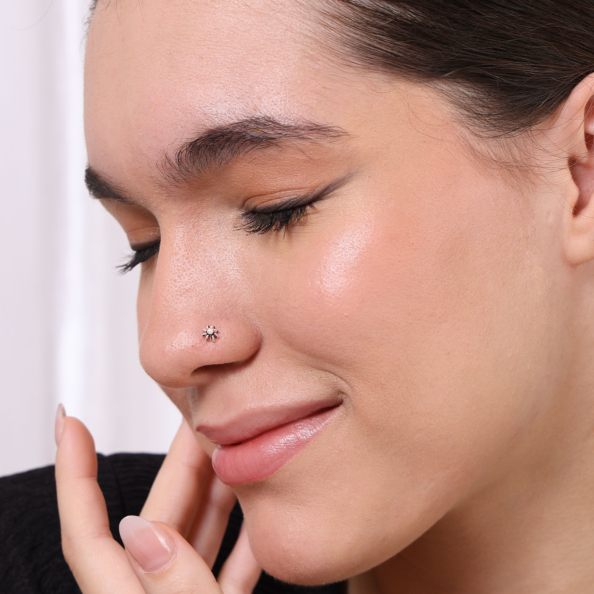 Pearl Floret Nose Pin