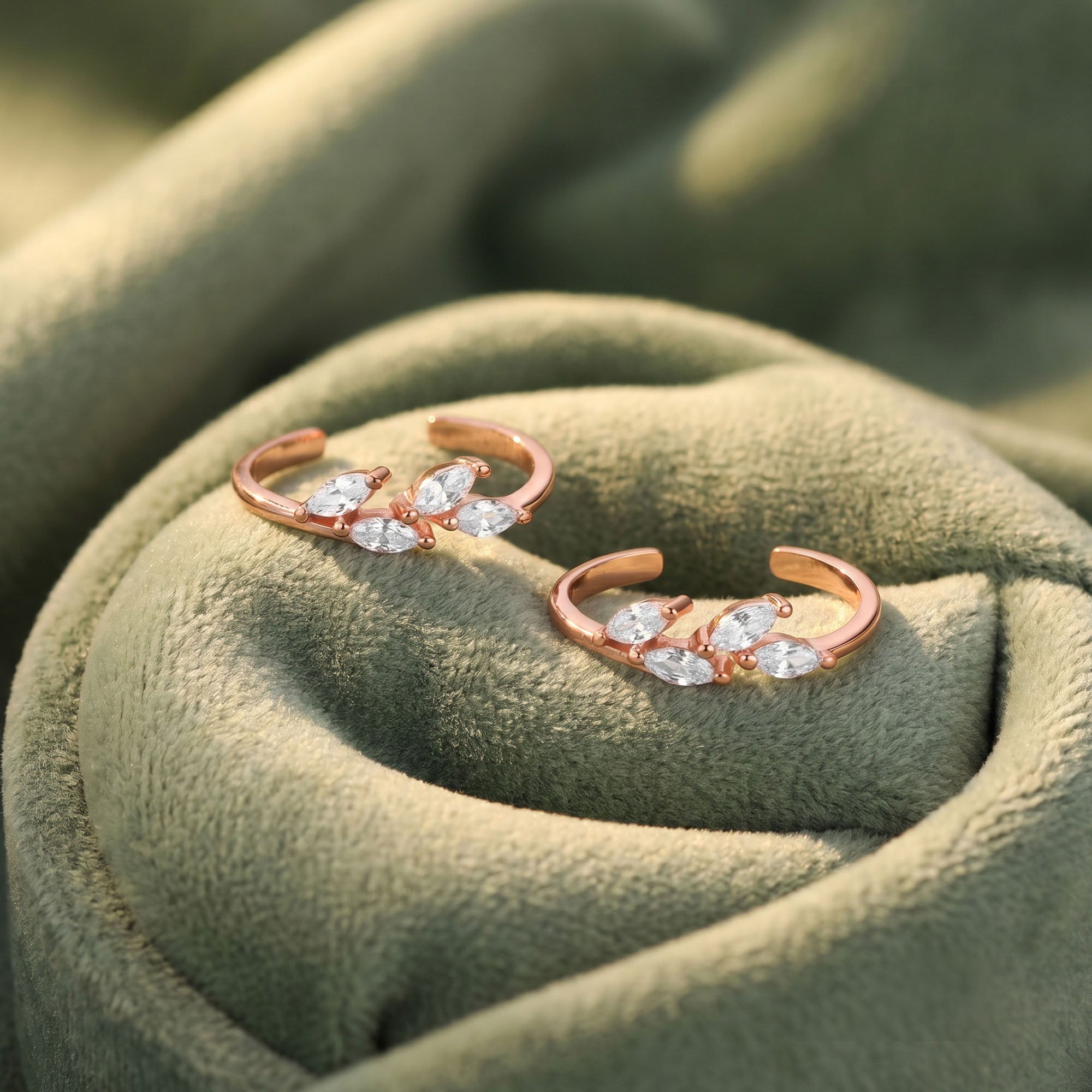Crystal Flare Toe Ring