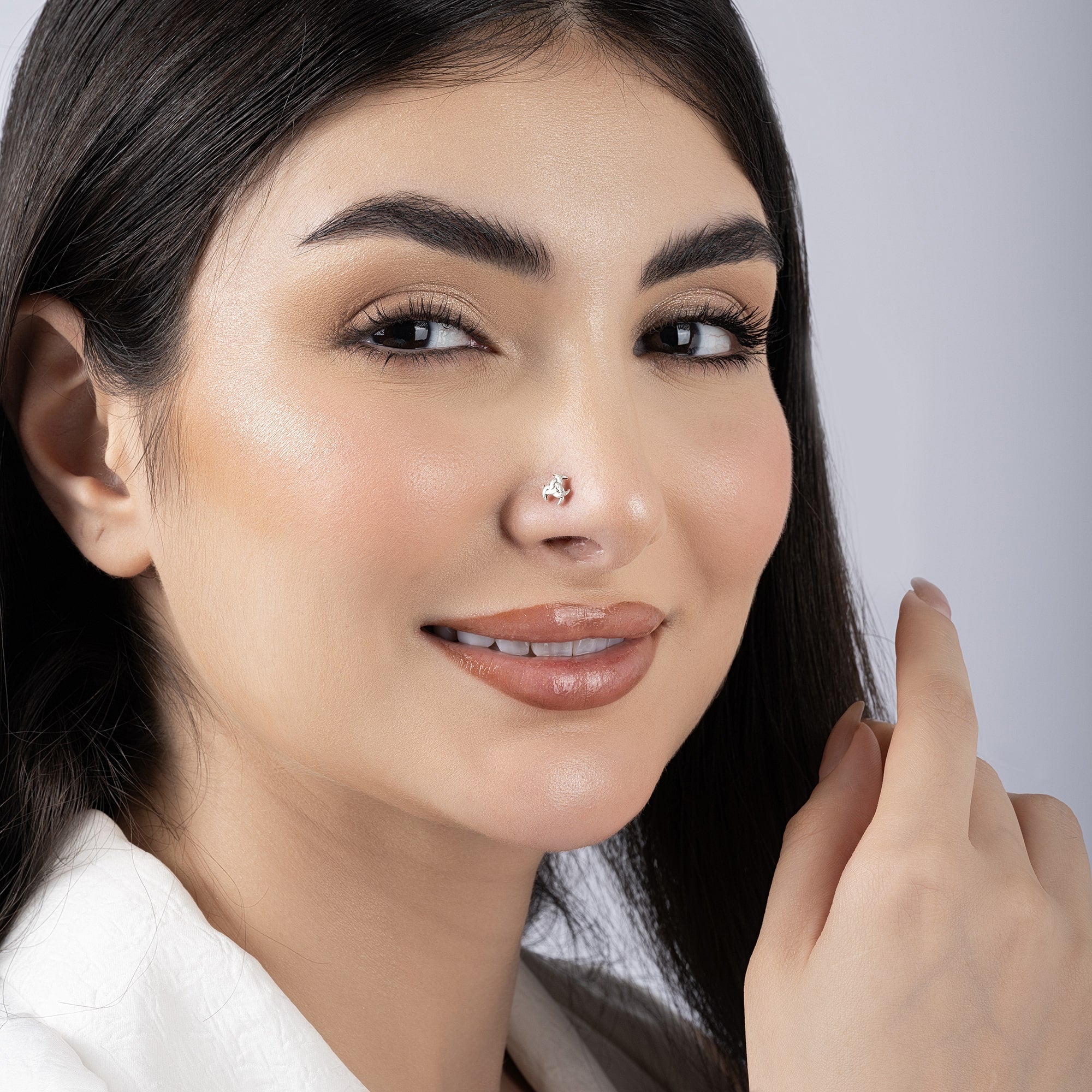 Criss Cross Nose Pin