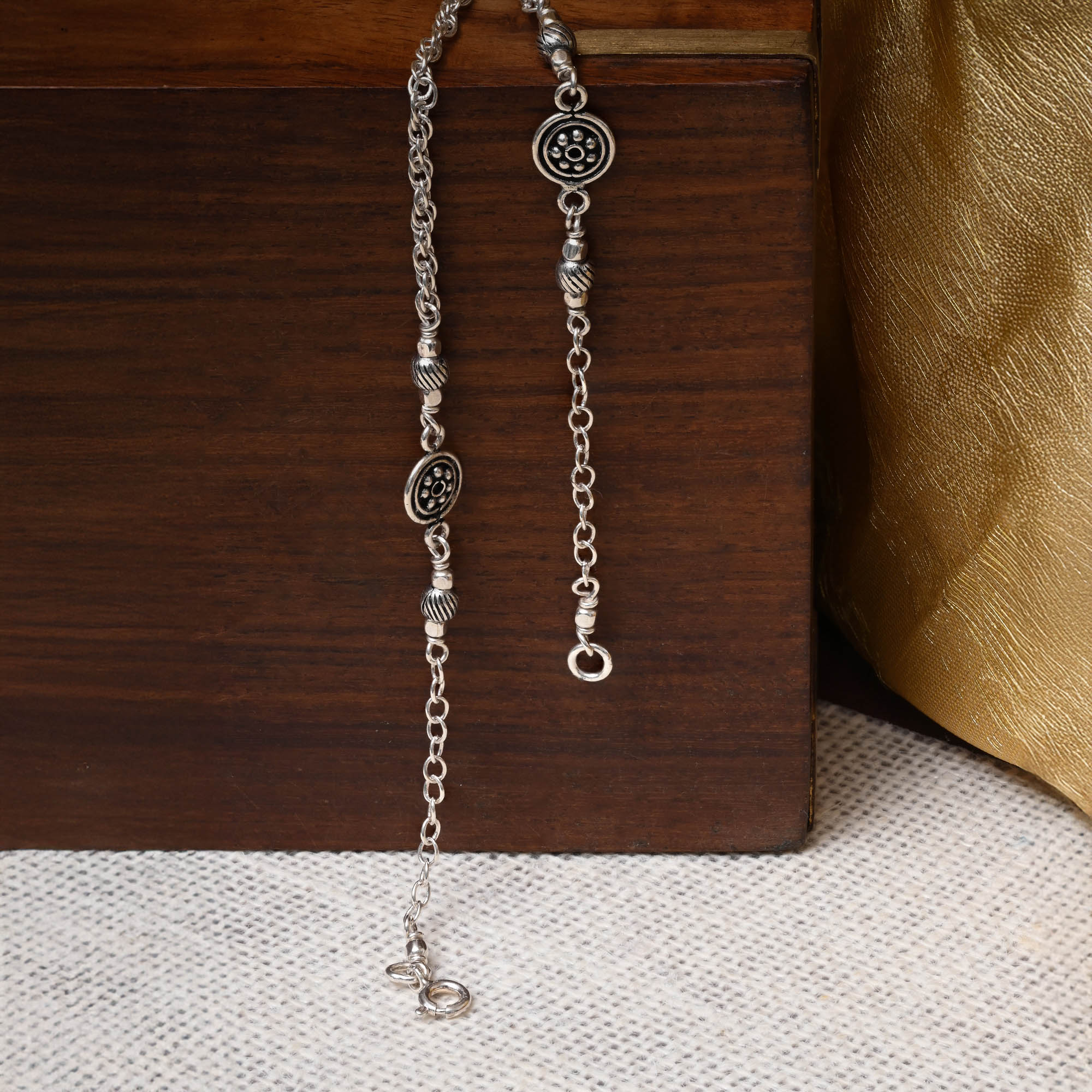 Floral Accents Chain Anklet