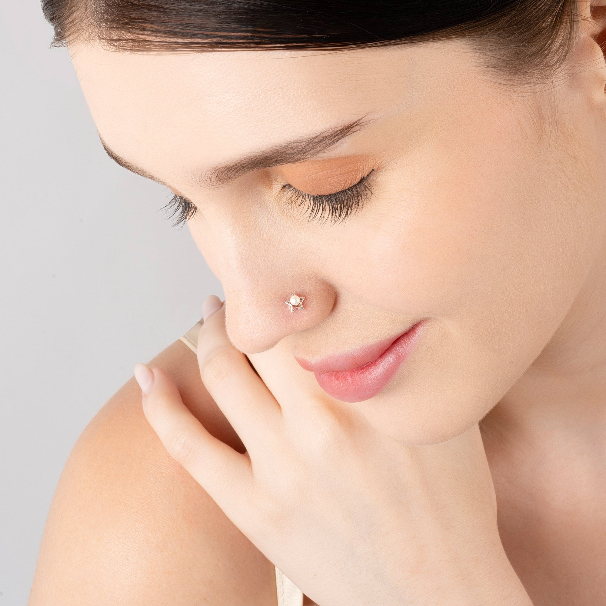 Starry Pearl Spark Nose Pin