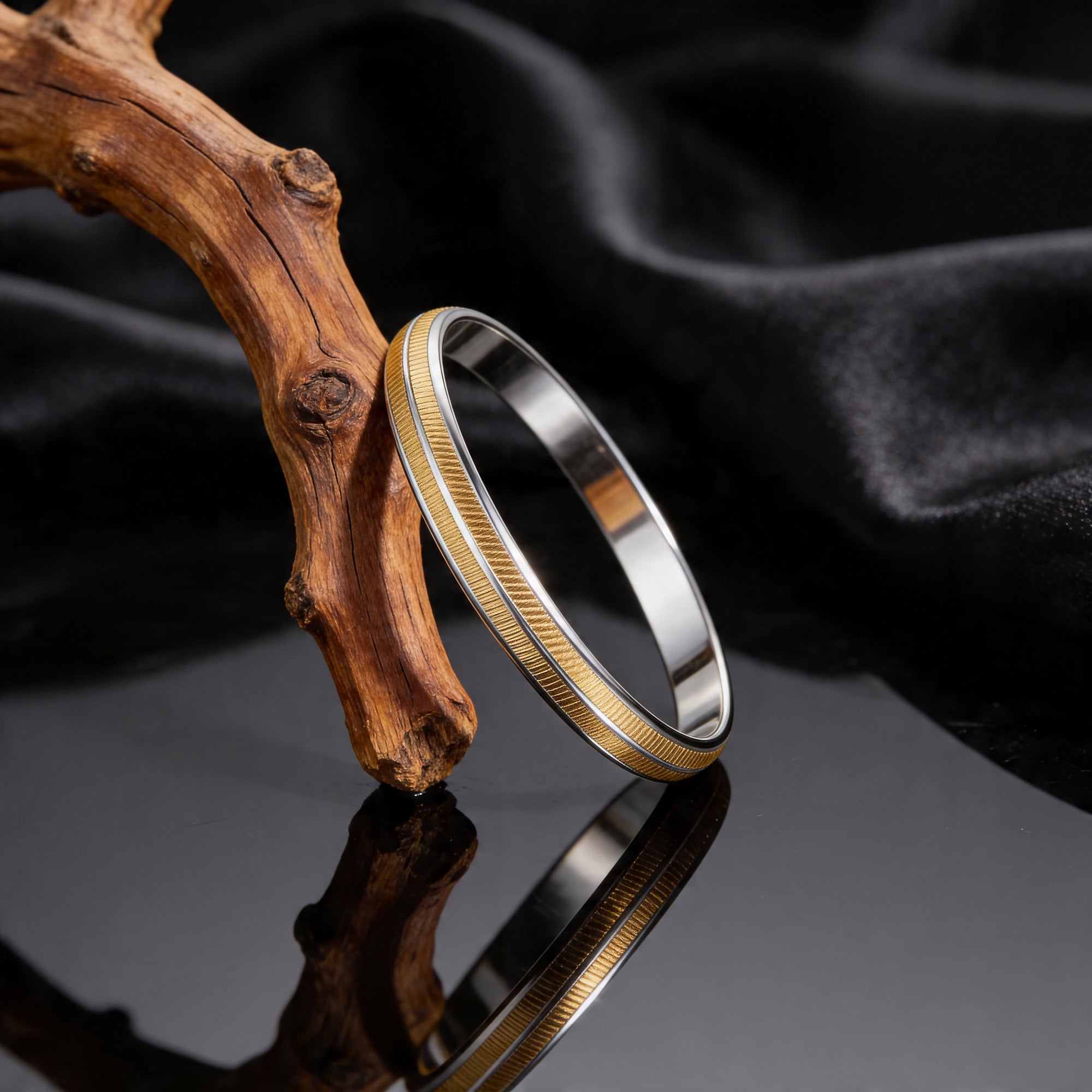 Dual-Tone Striped Men Kada