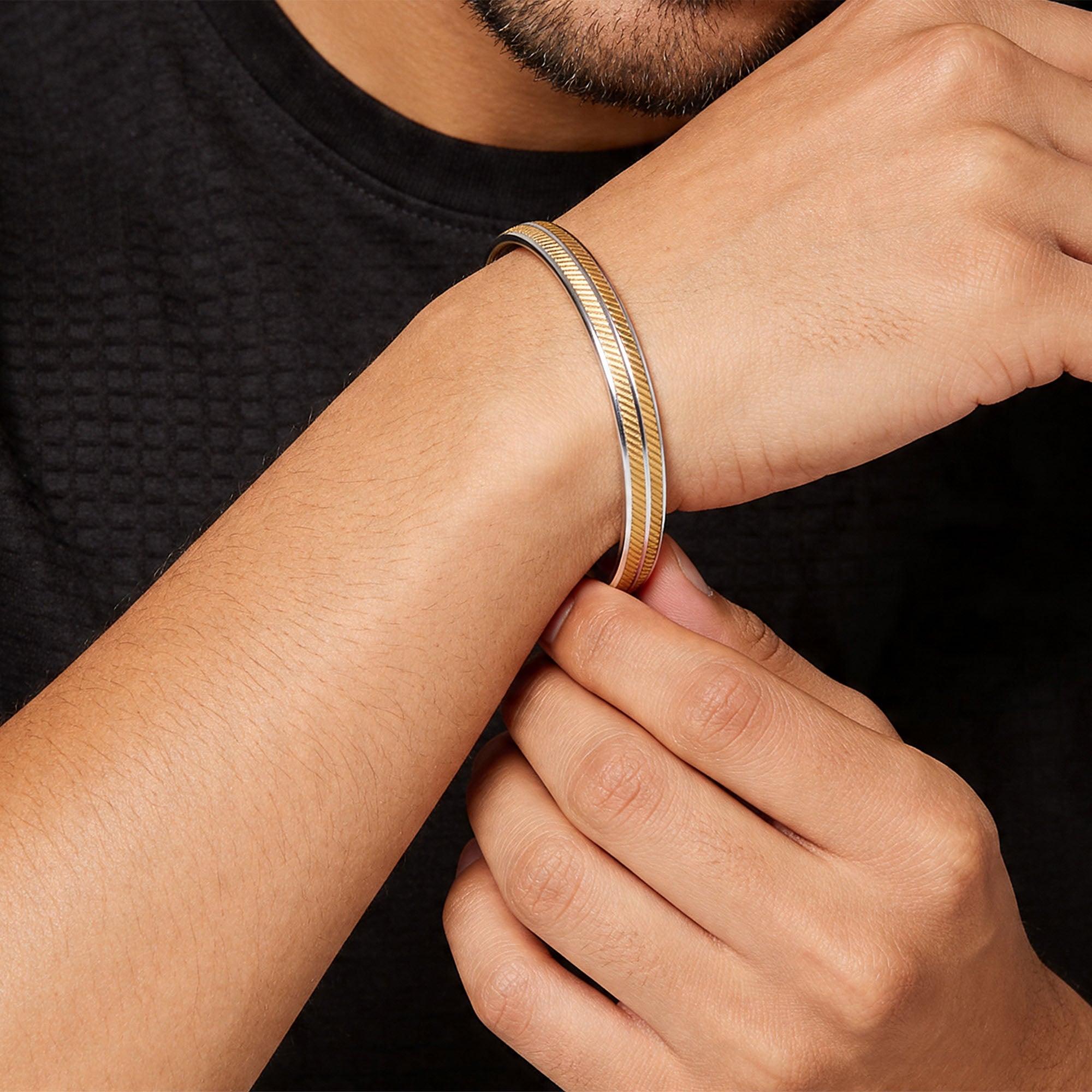 Dual-Tone Striped Men Kada