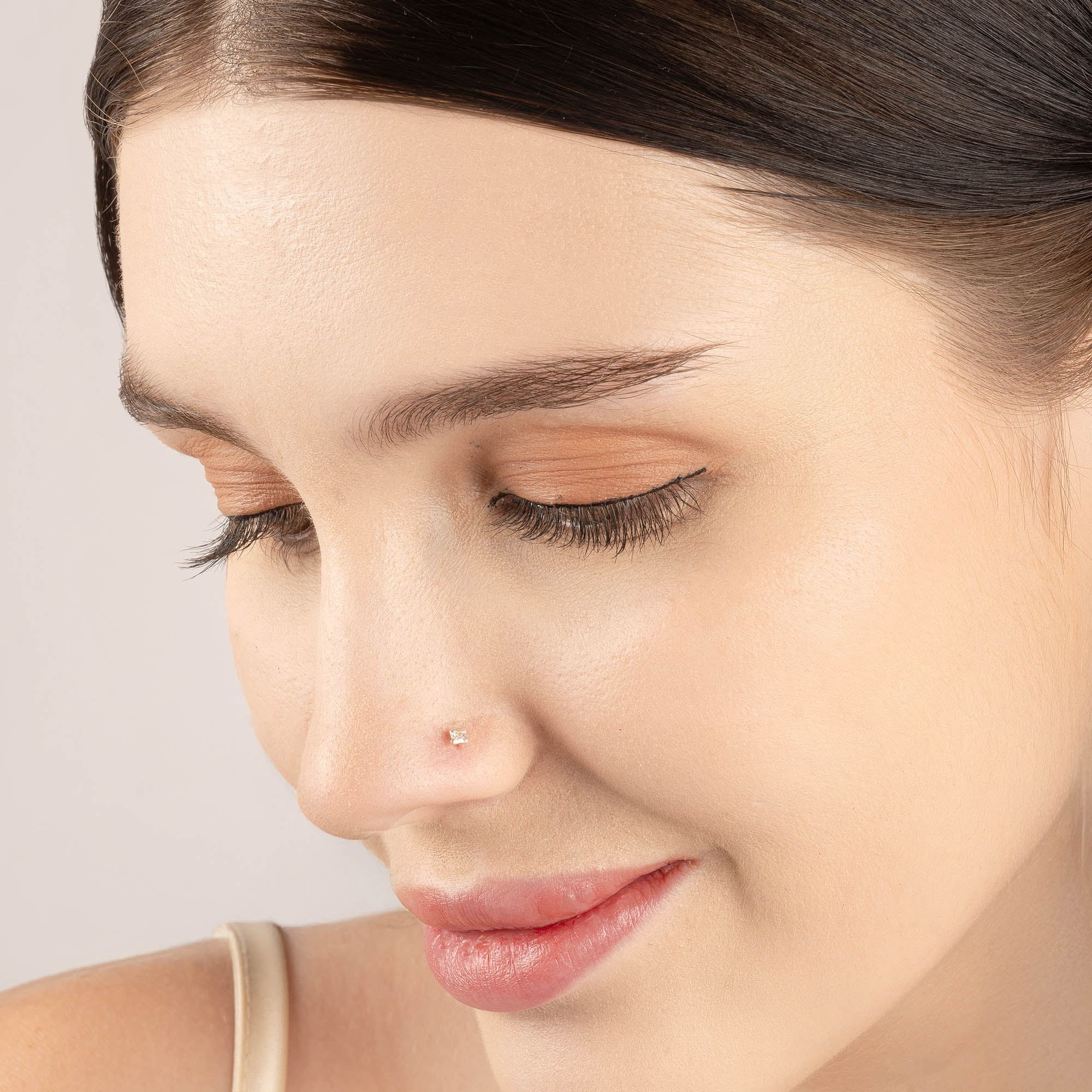 Twinkle Dot Nose Pin
