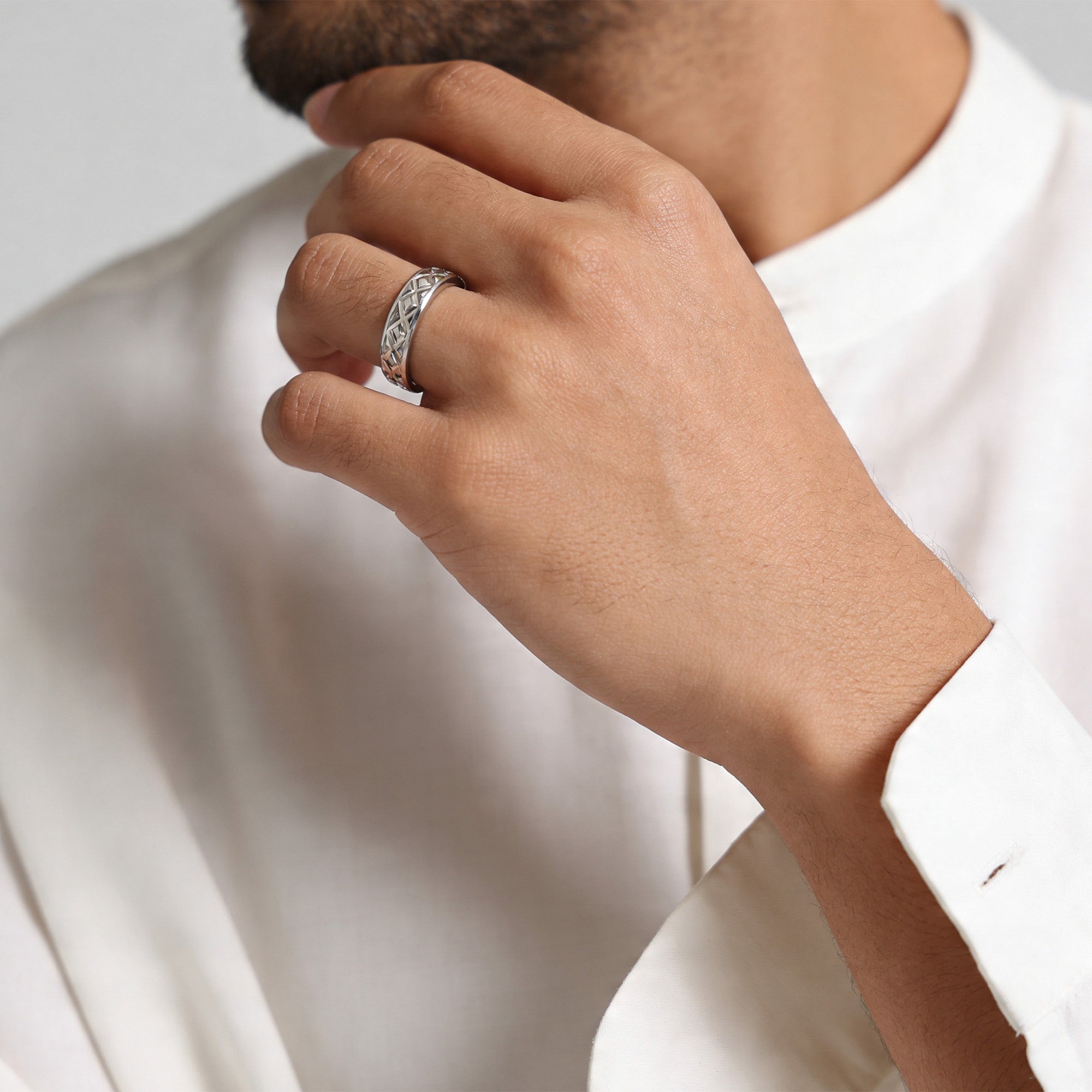 Geometric Criss-Cross Ring