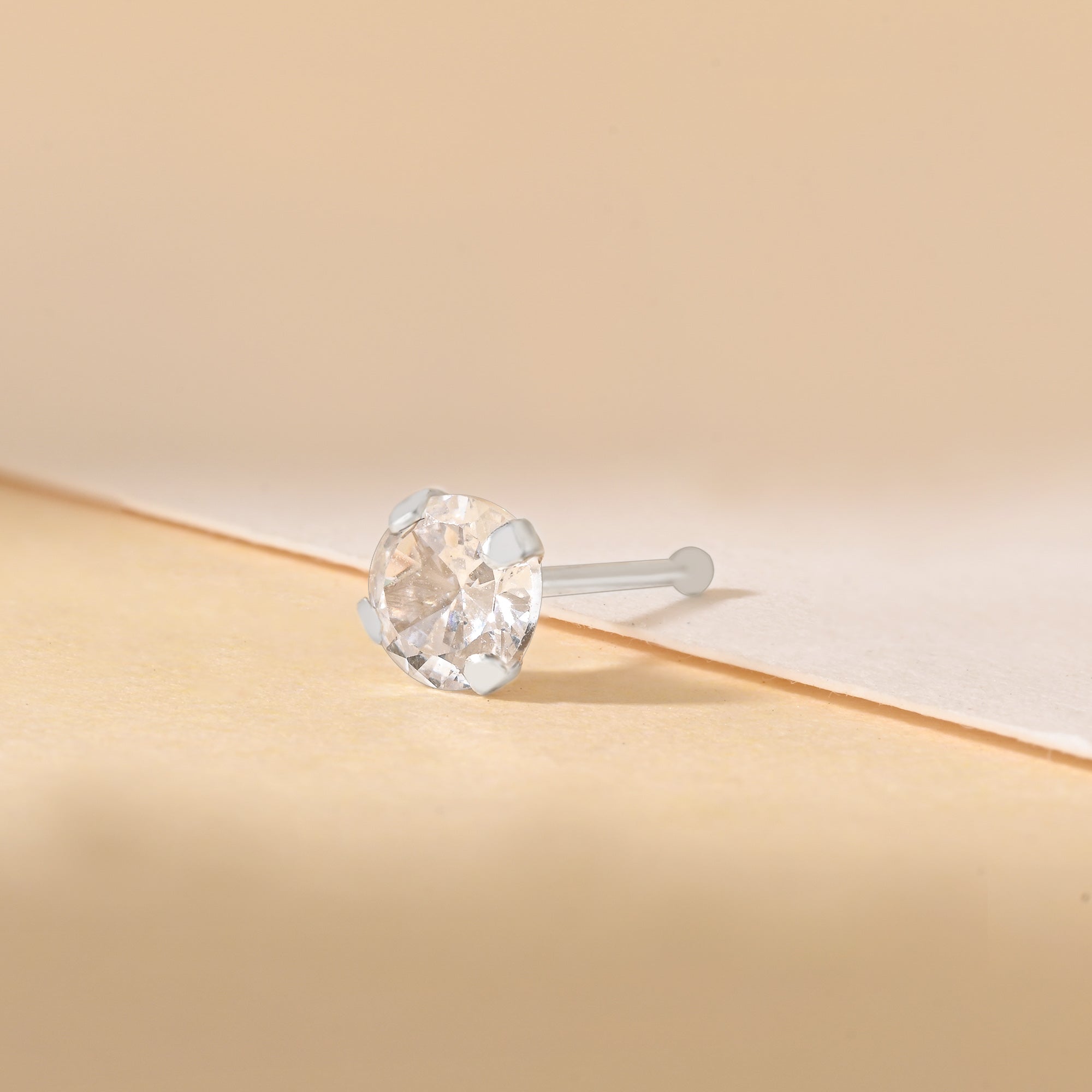 Bold Glint Nose Pin