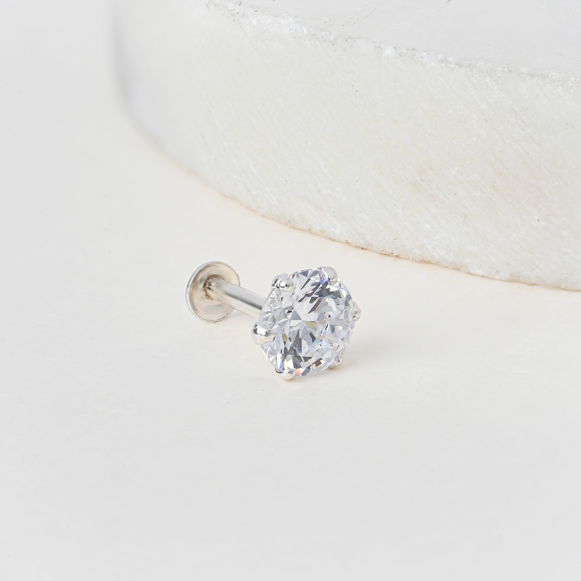 Solitaire Spark Silver Nose Pin