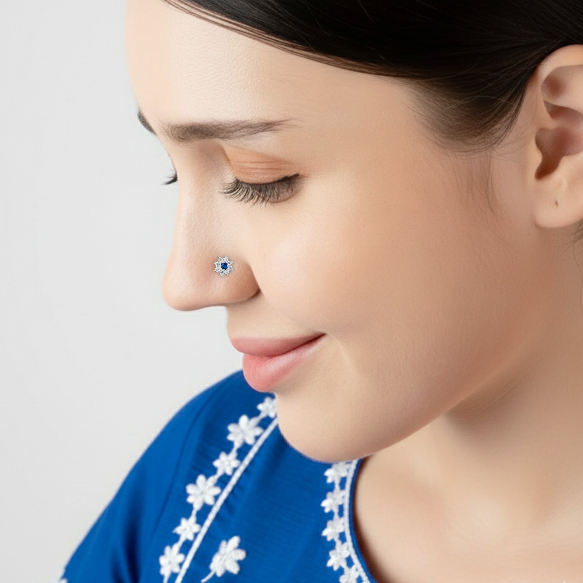 Flower Shape Silver Nose Pin