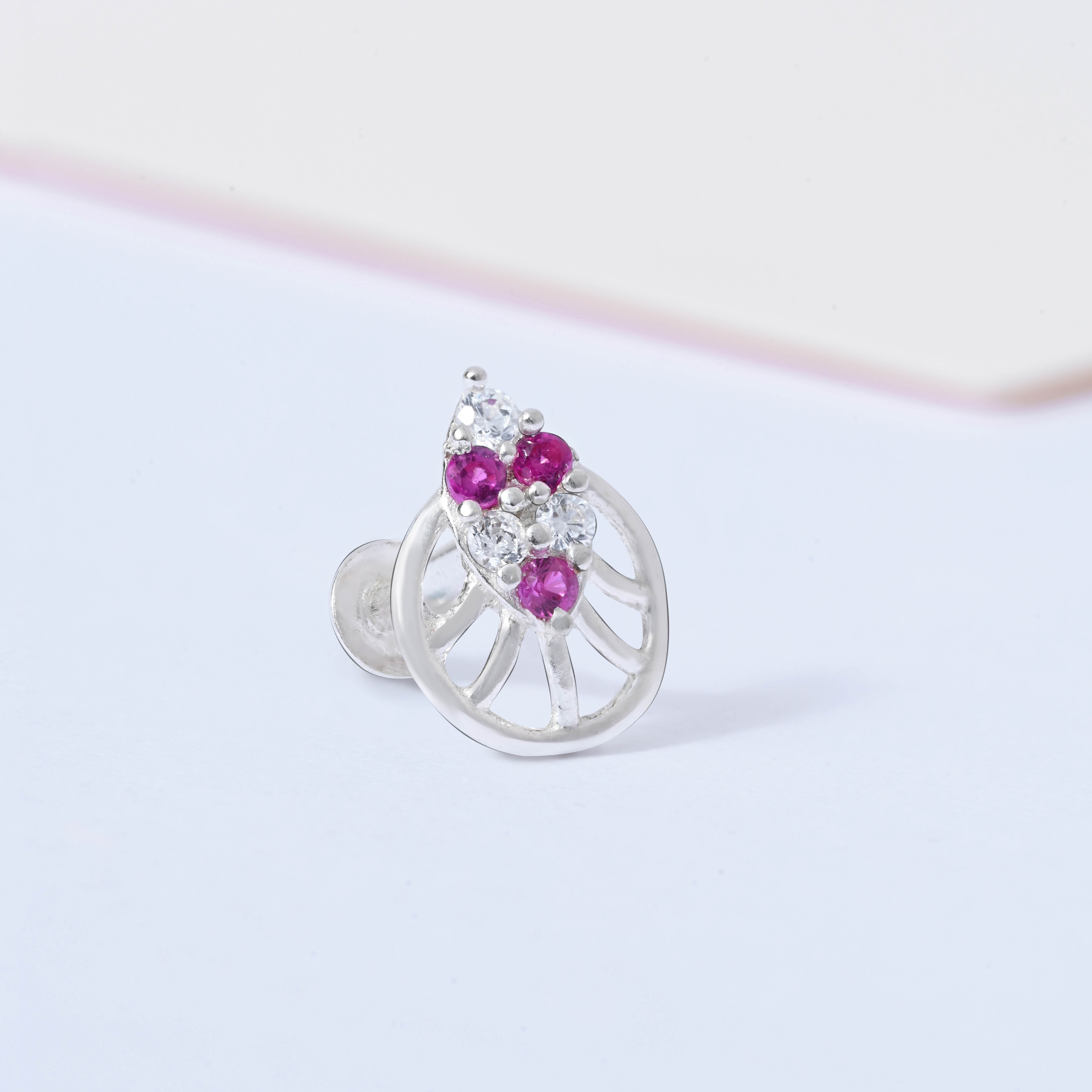 Crest Cluster Silver Nose Pin