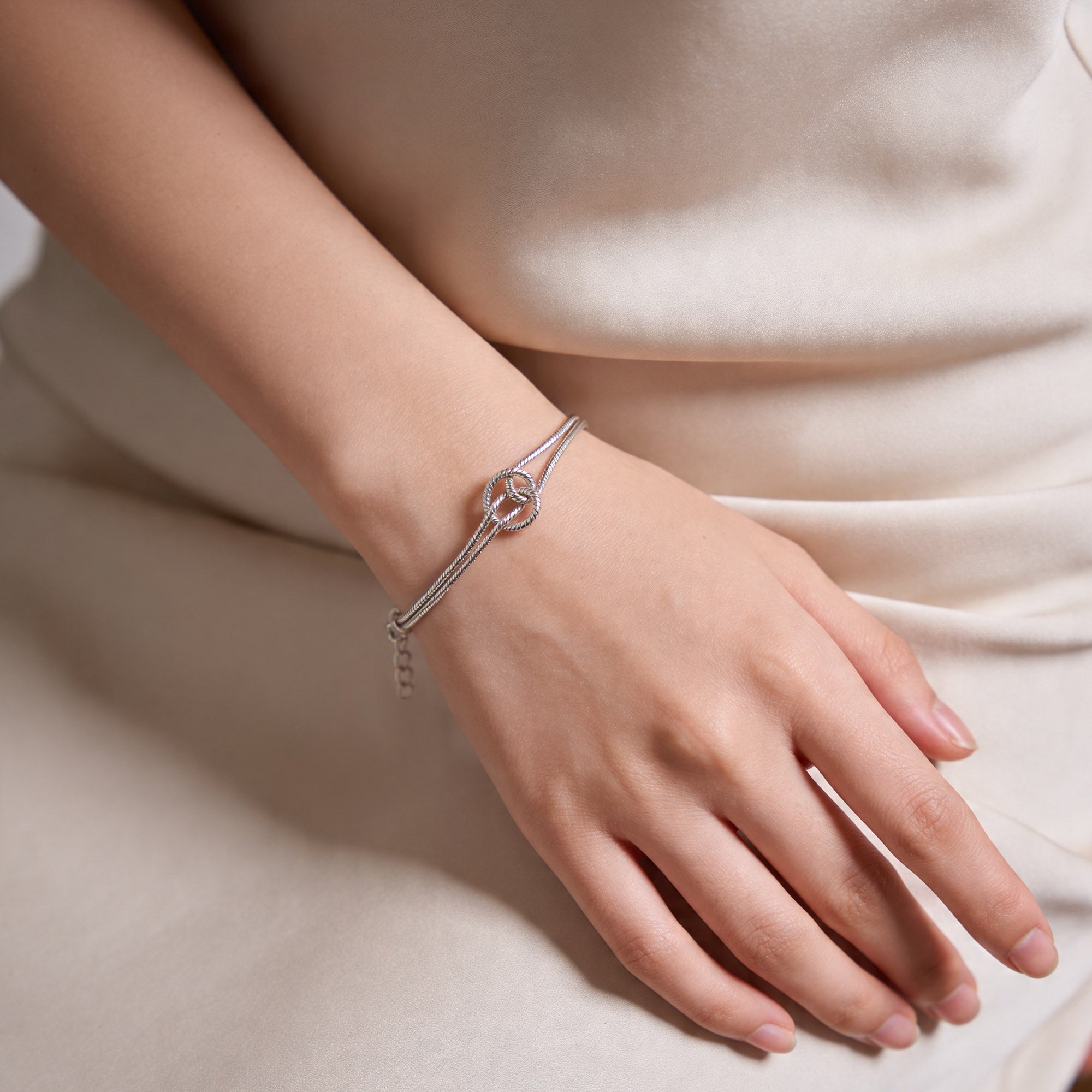 Knotted Infinity Snake Chain Bracelet