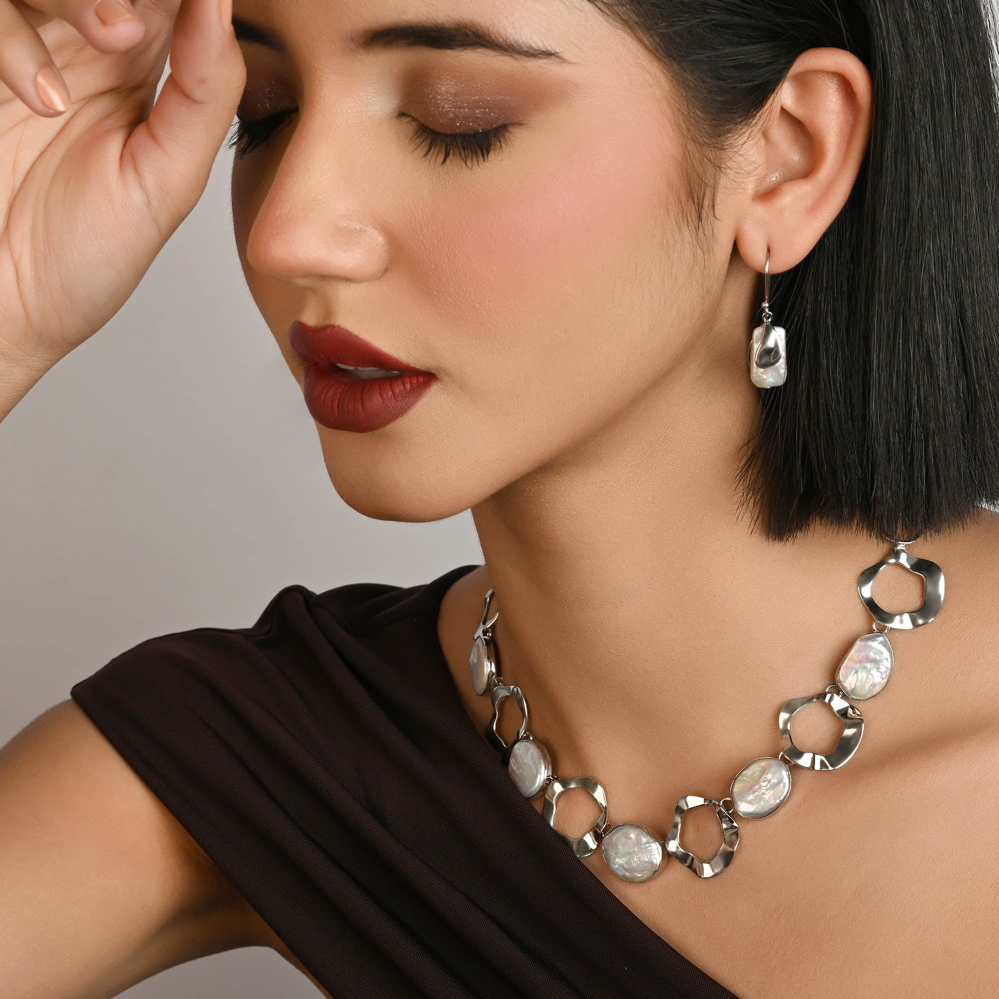 Wavy Circle Necklace Set