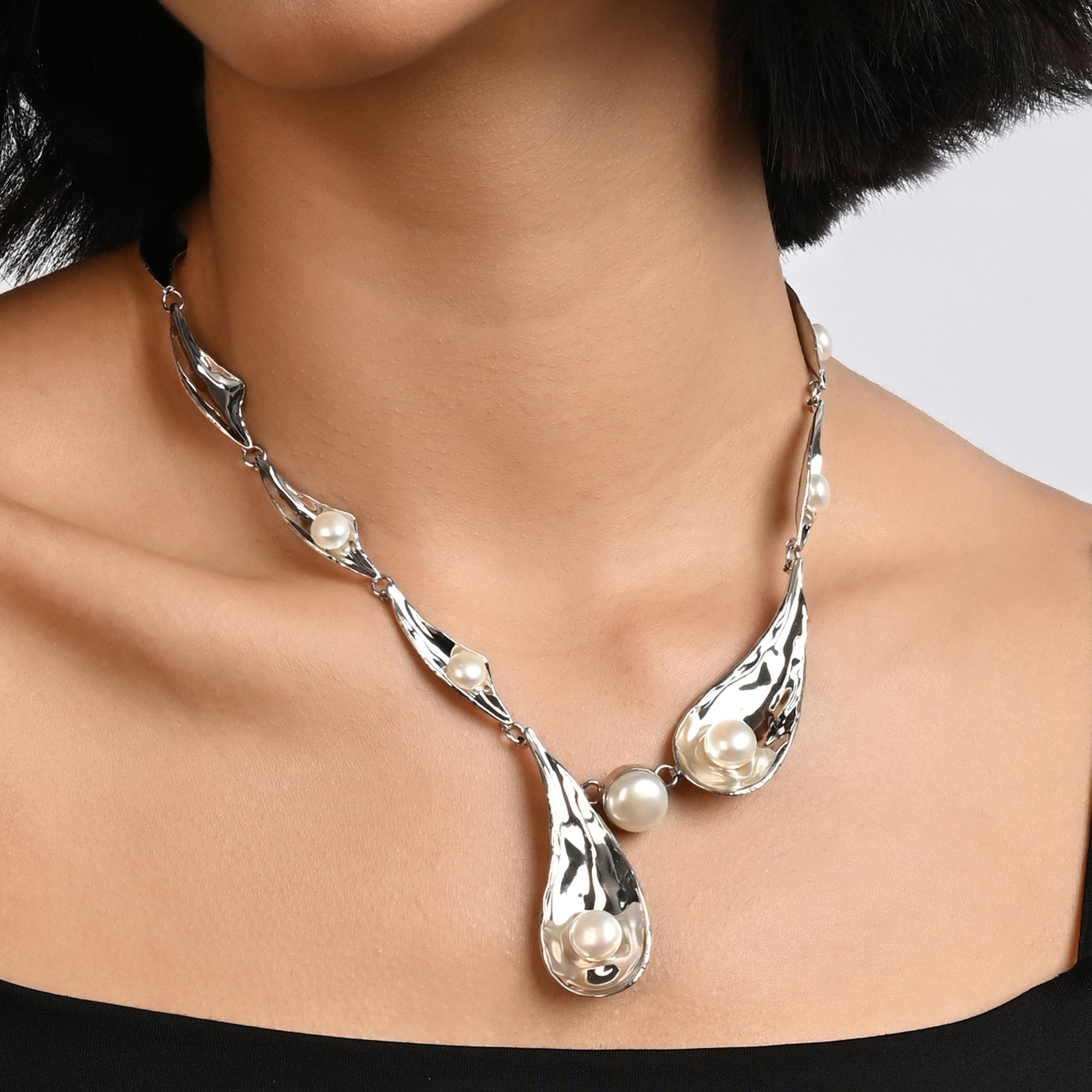 Petal Pearl Necklace