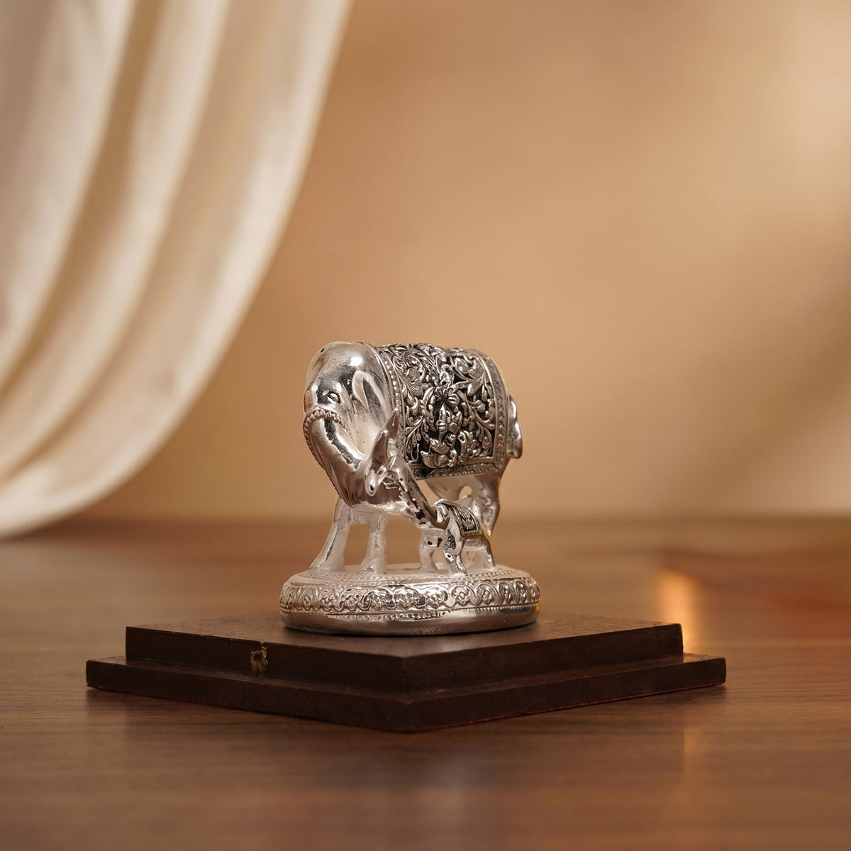 999 Silver Kamdhenu Intricate Carvings Idol