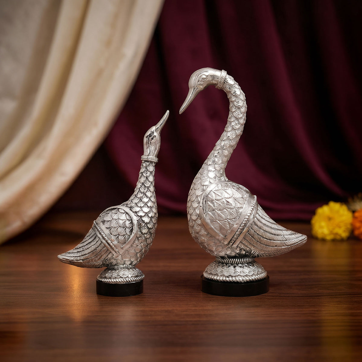 999 Silver Swan Pair Gift Box