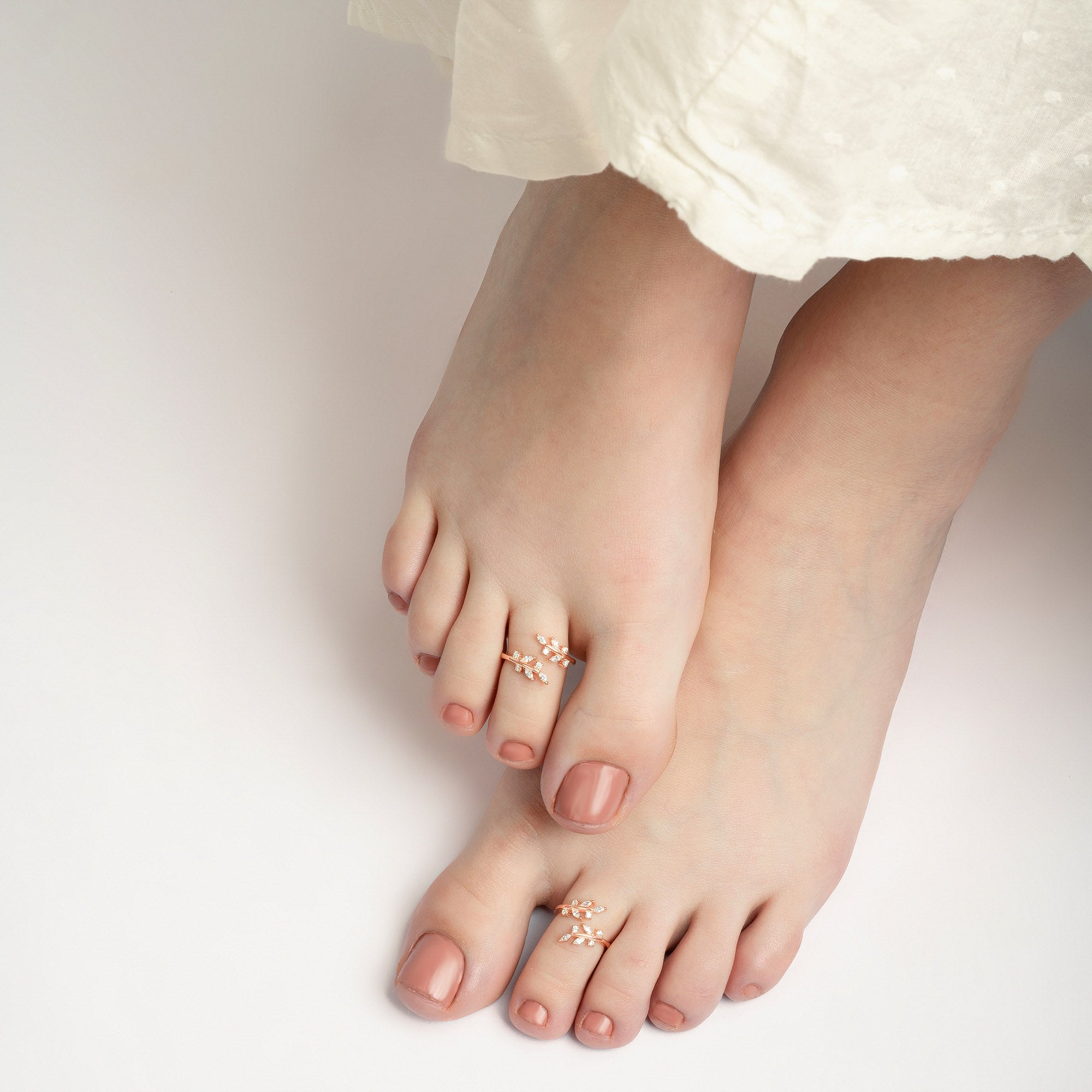 silver toe rings