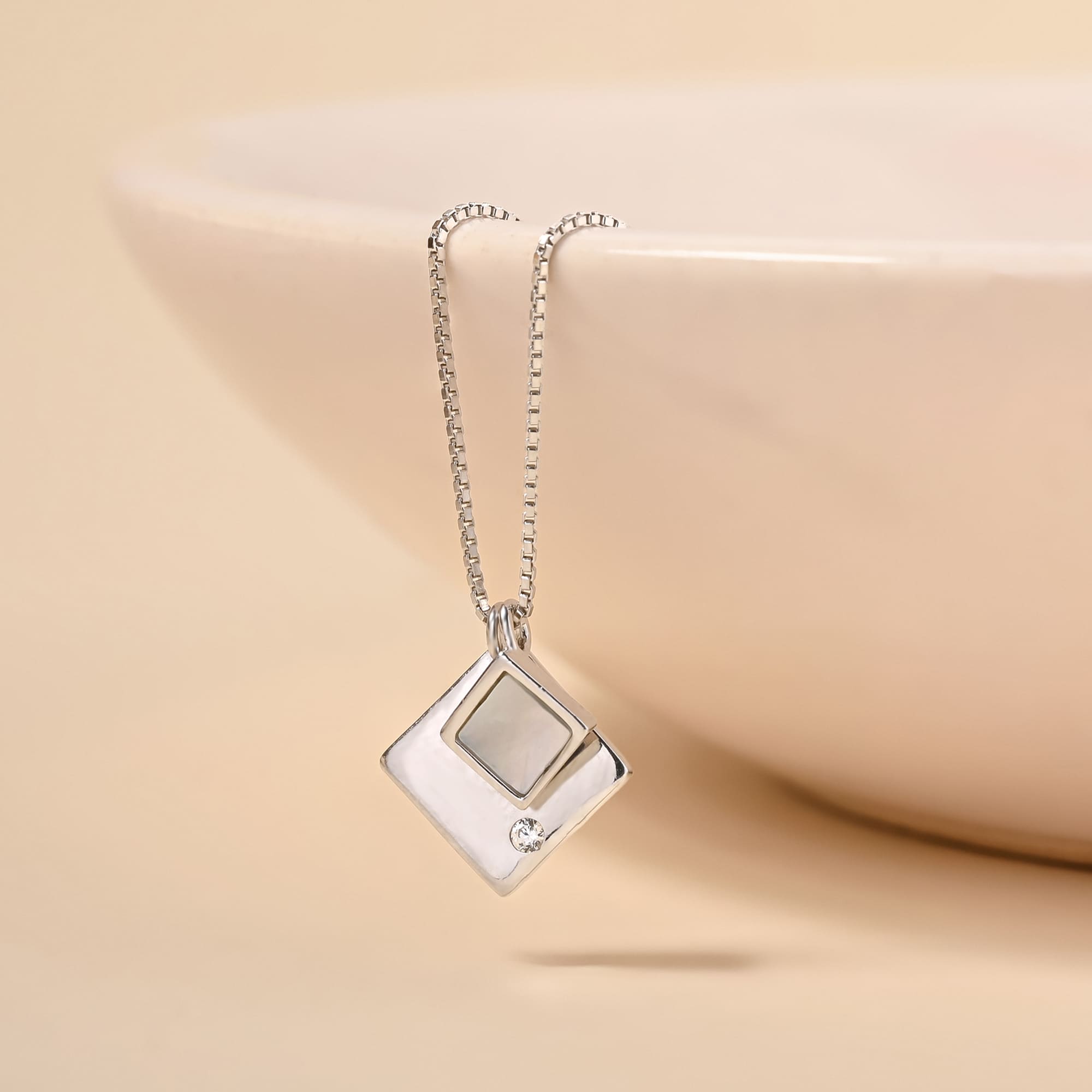 Overlapping Squares Necklace