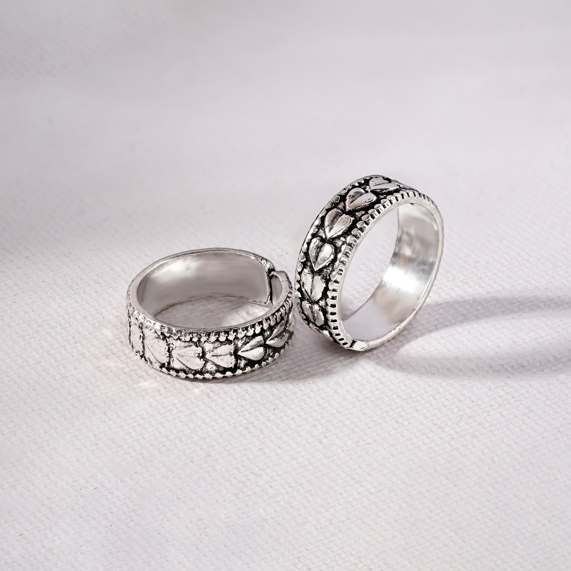 Oxidized Heart Shape Toe Ring