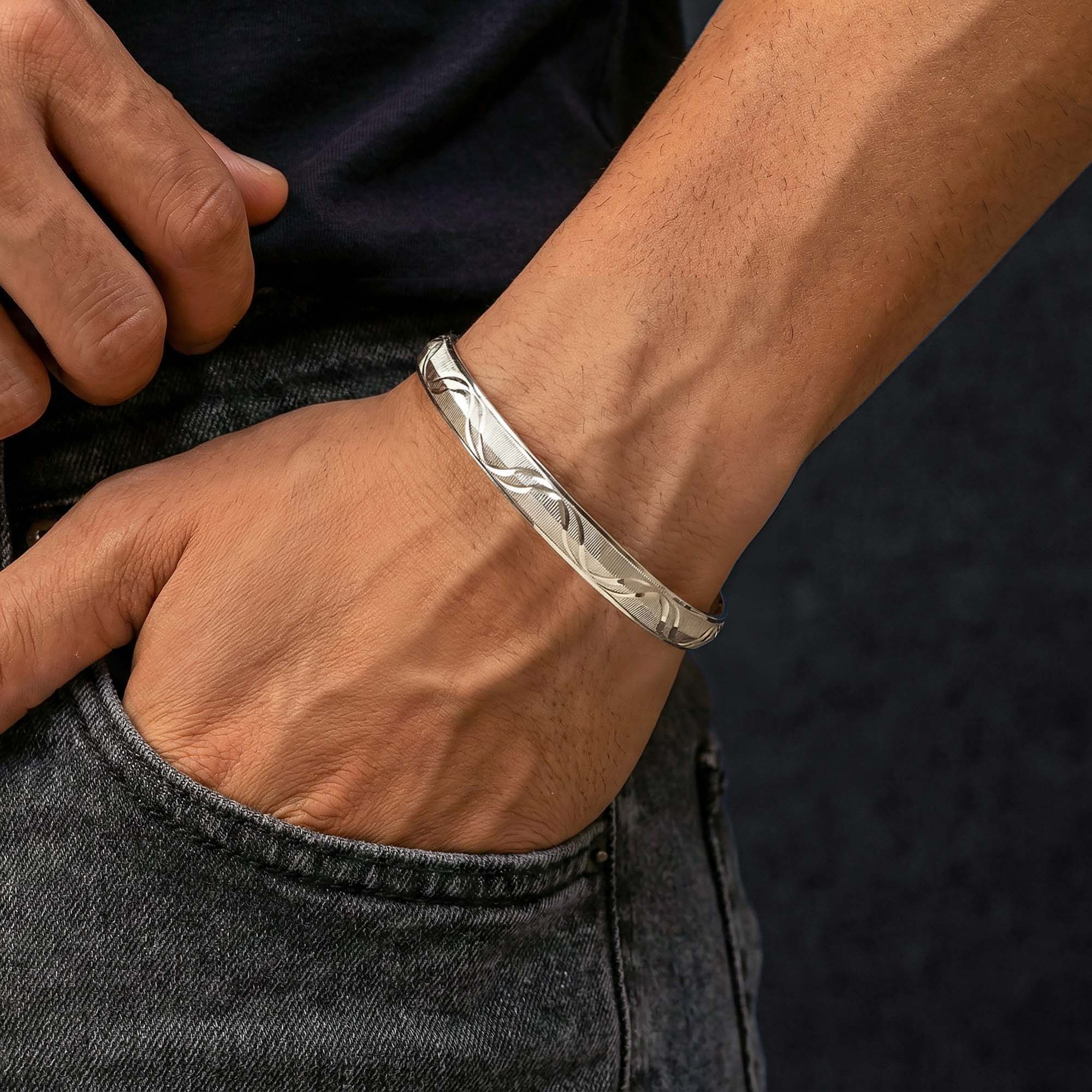 Silver Flowline Engraved Kada