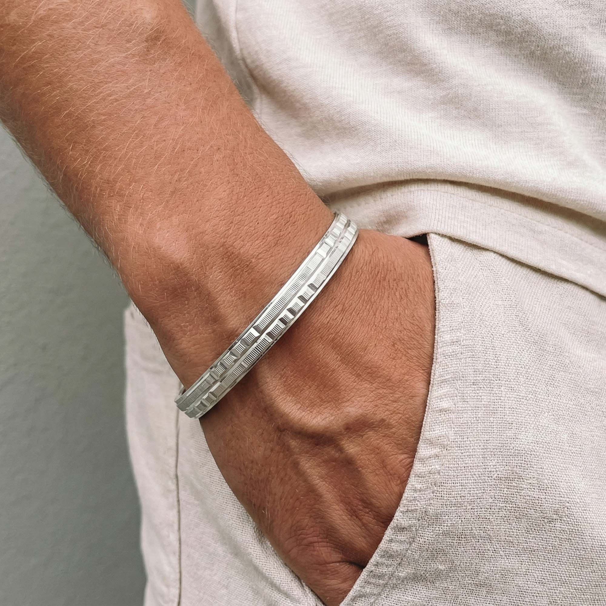 Silver Textured Line Kada