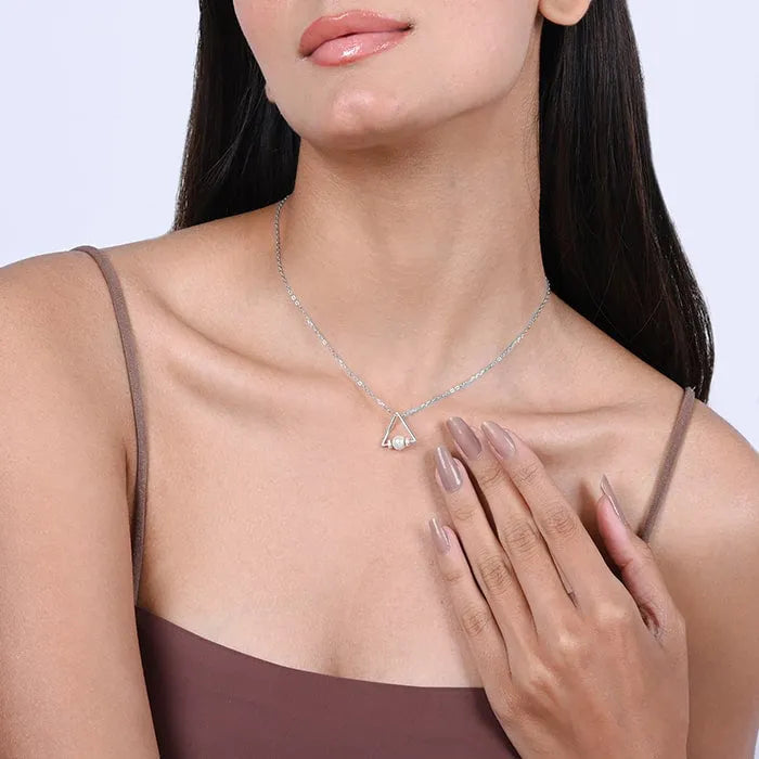 Graceful Triangle Pearl Necklace - Touch925