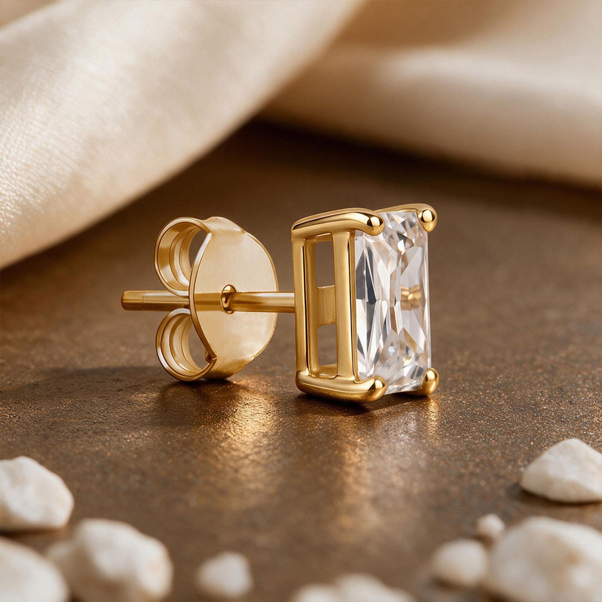 Gold Baguette Solitaire Stud