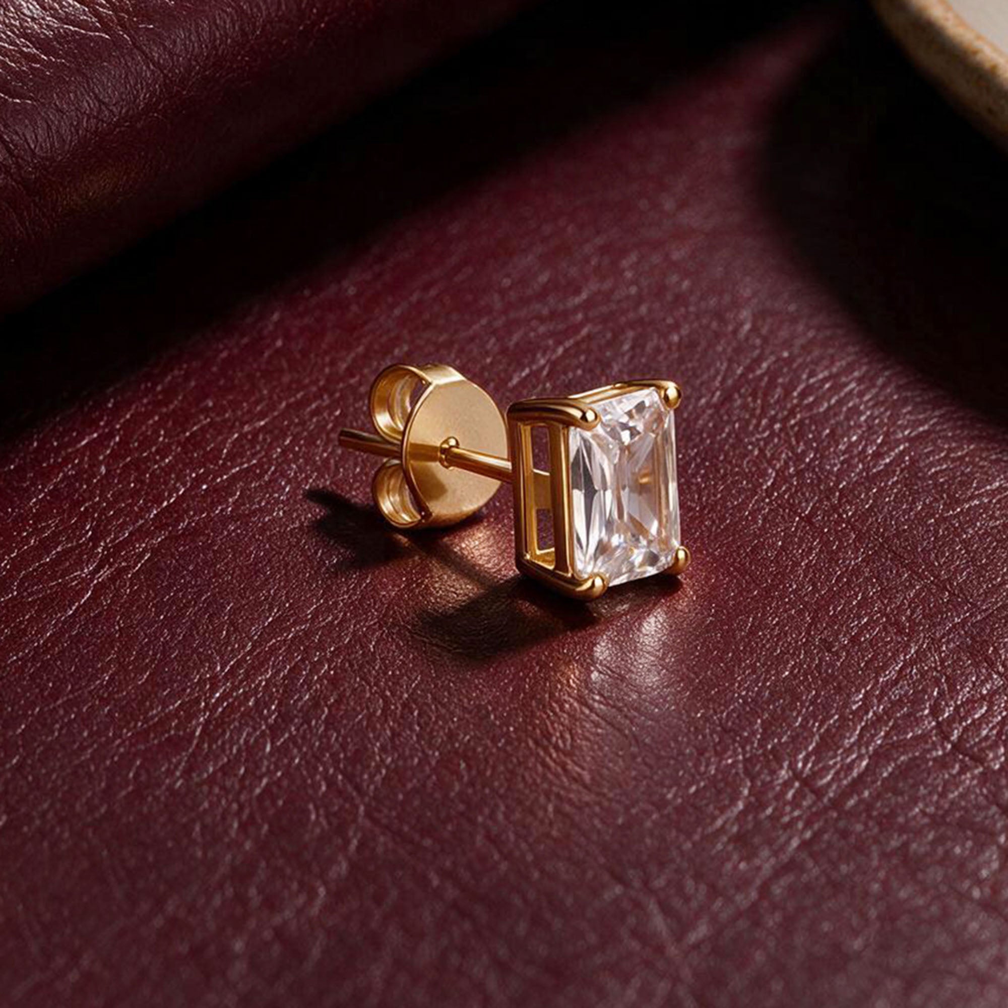 Gold Baguette Solitaire Stud