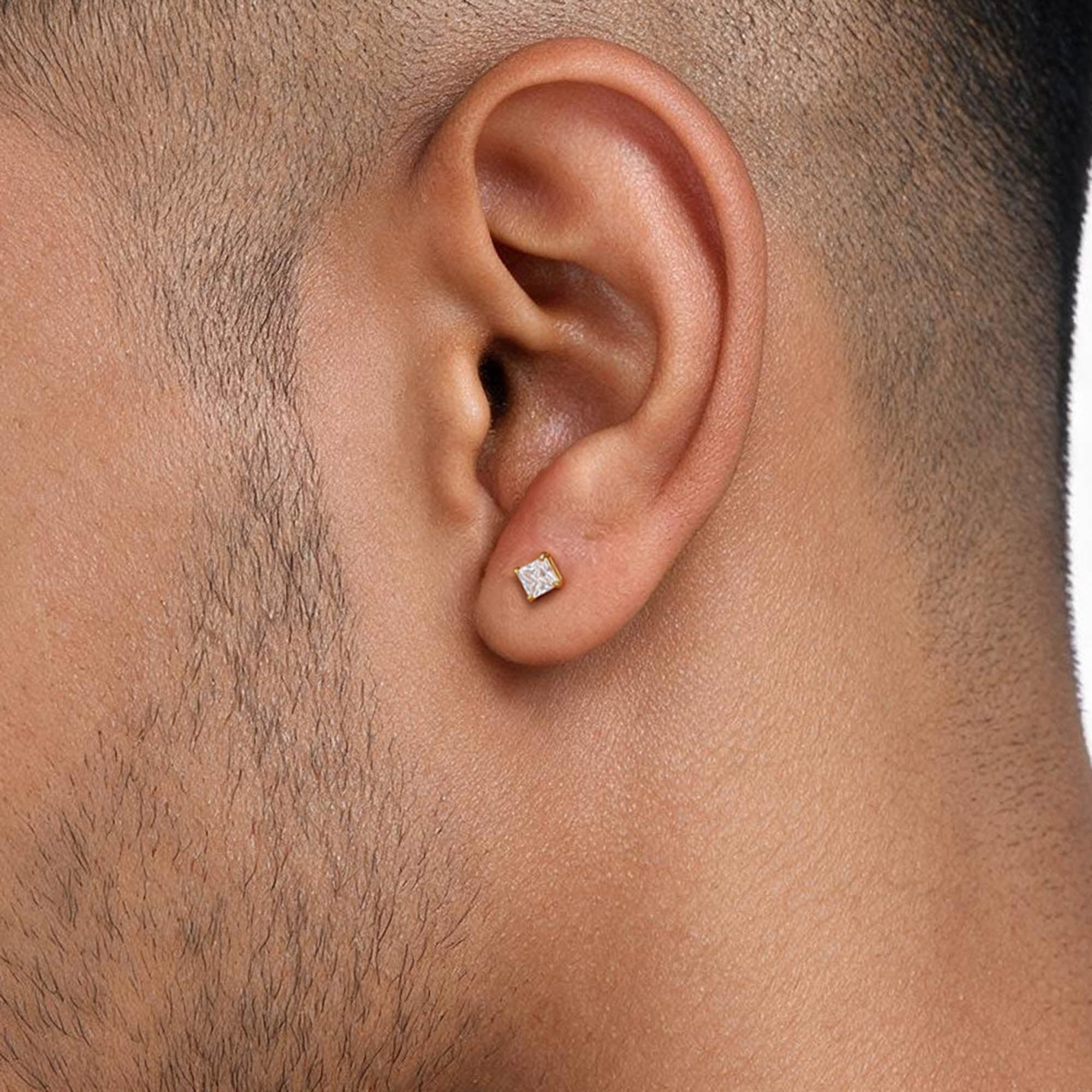 Gold Baguette Solitaire Stud