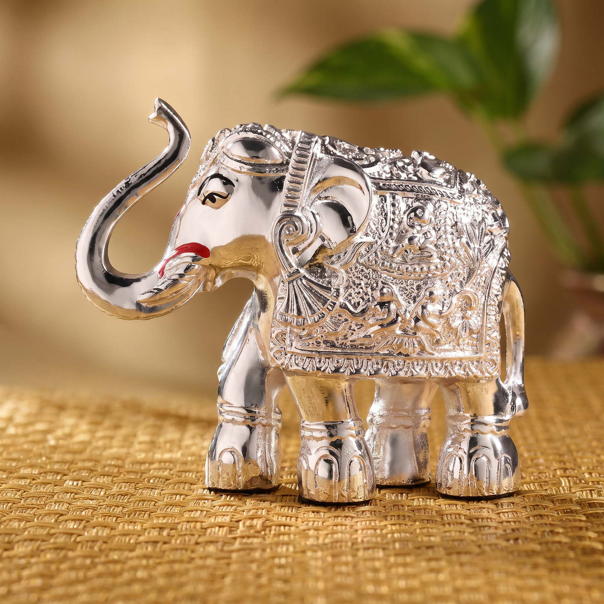 999 Silver Elephant Showpiece