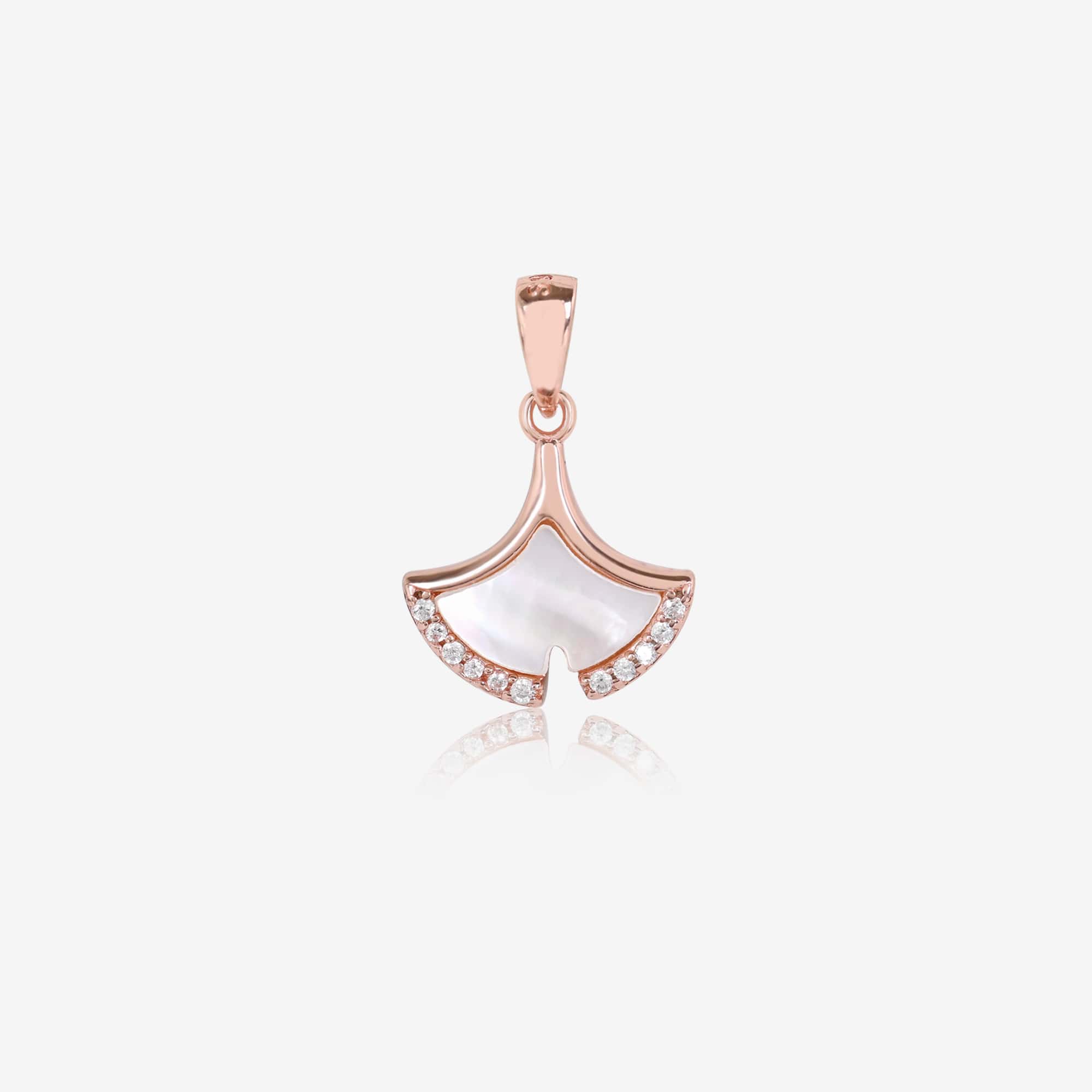 Splendor Seashell Pendant Set