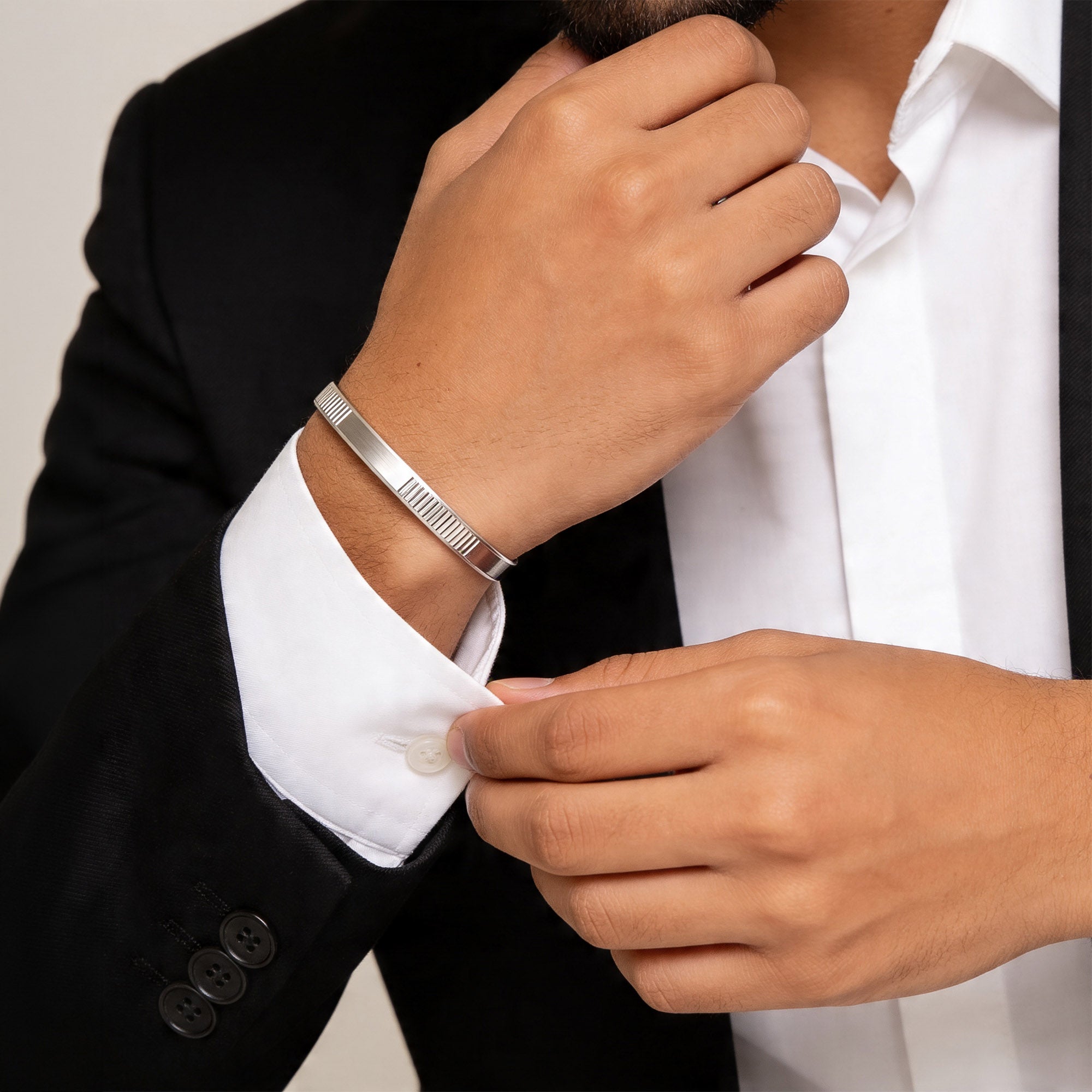 Linear Textured Men's Kada