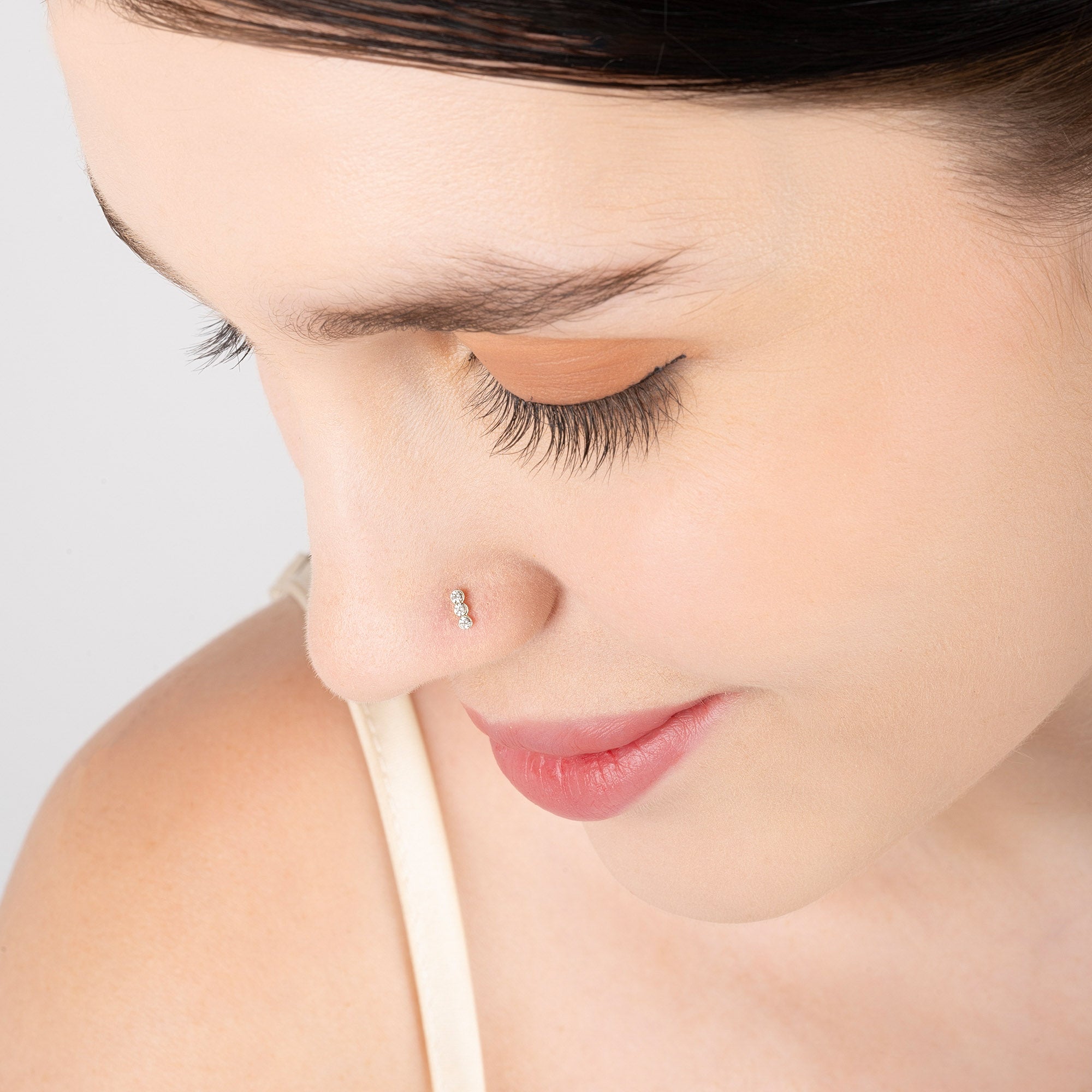 Vertical Trio Nose Pin