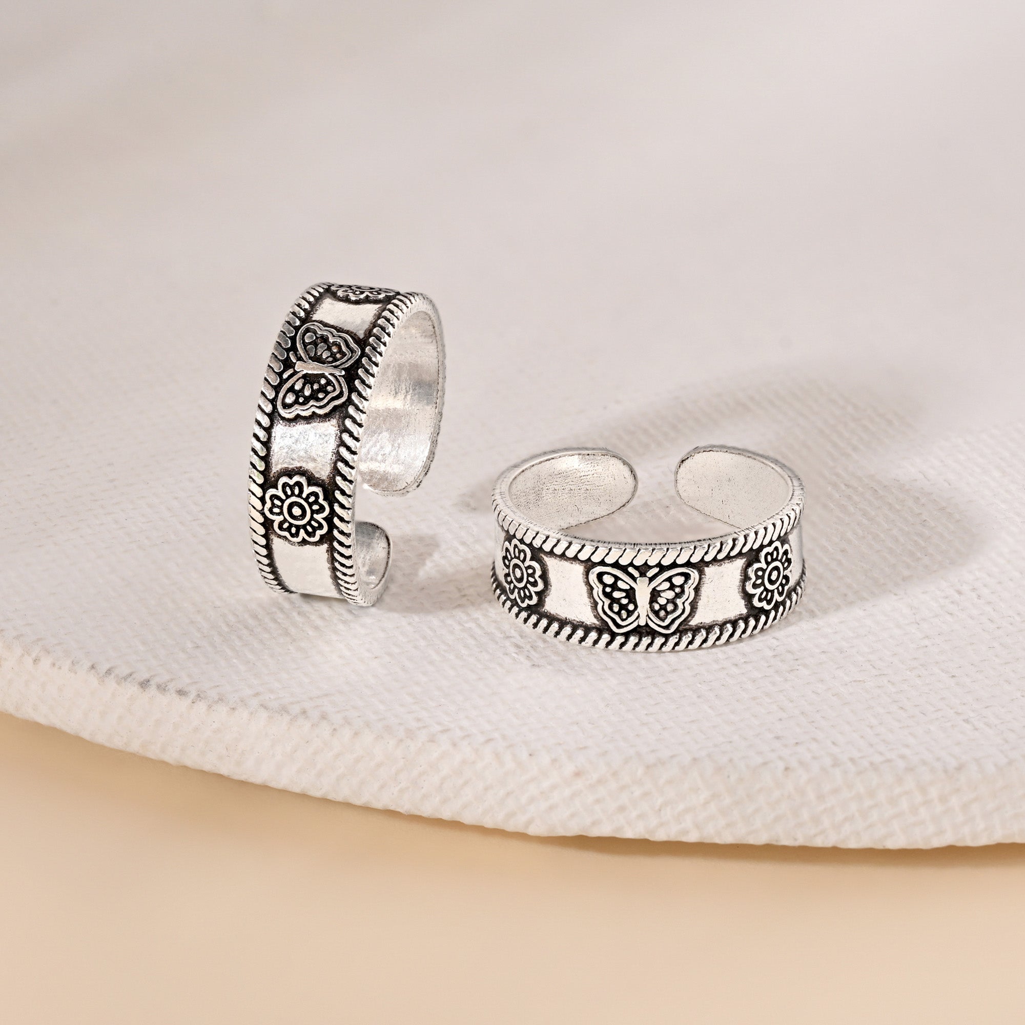silver toe ring