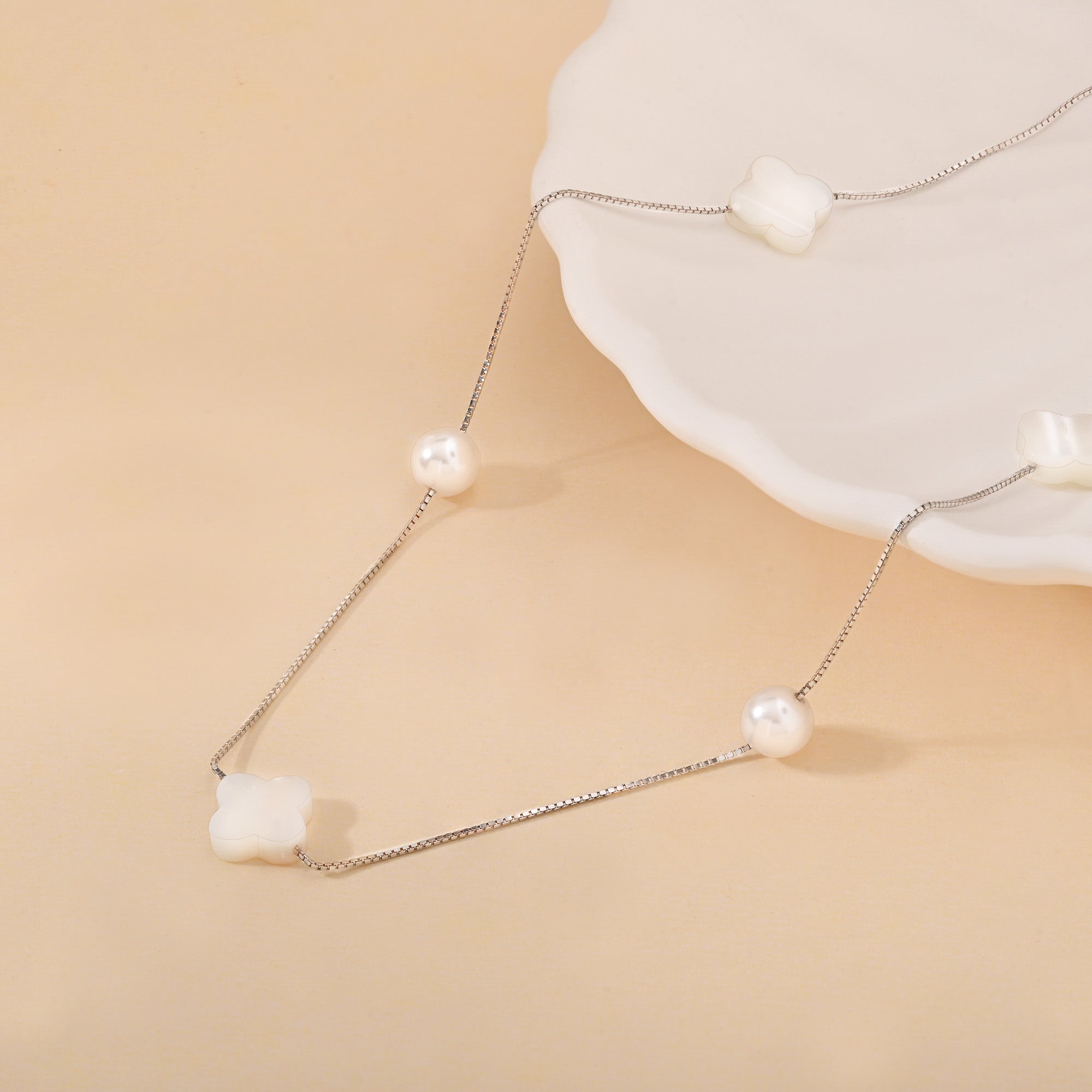 Flowers & Pearls Necklace