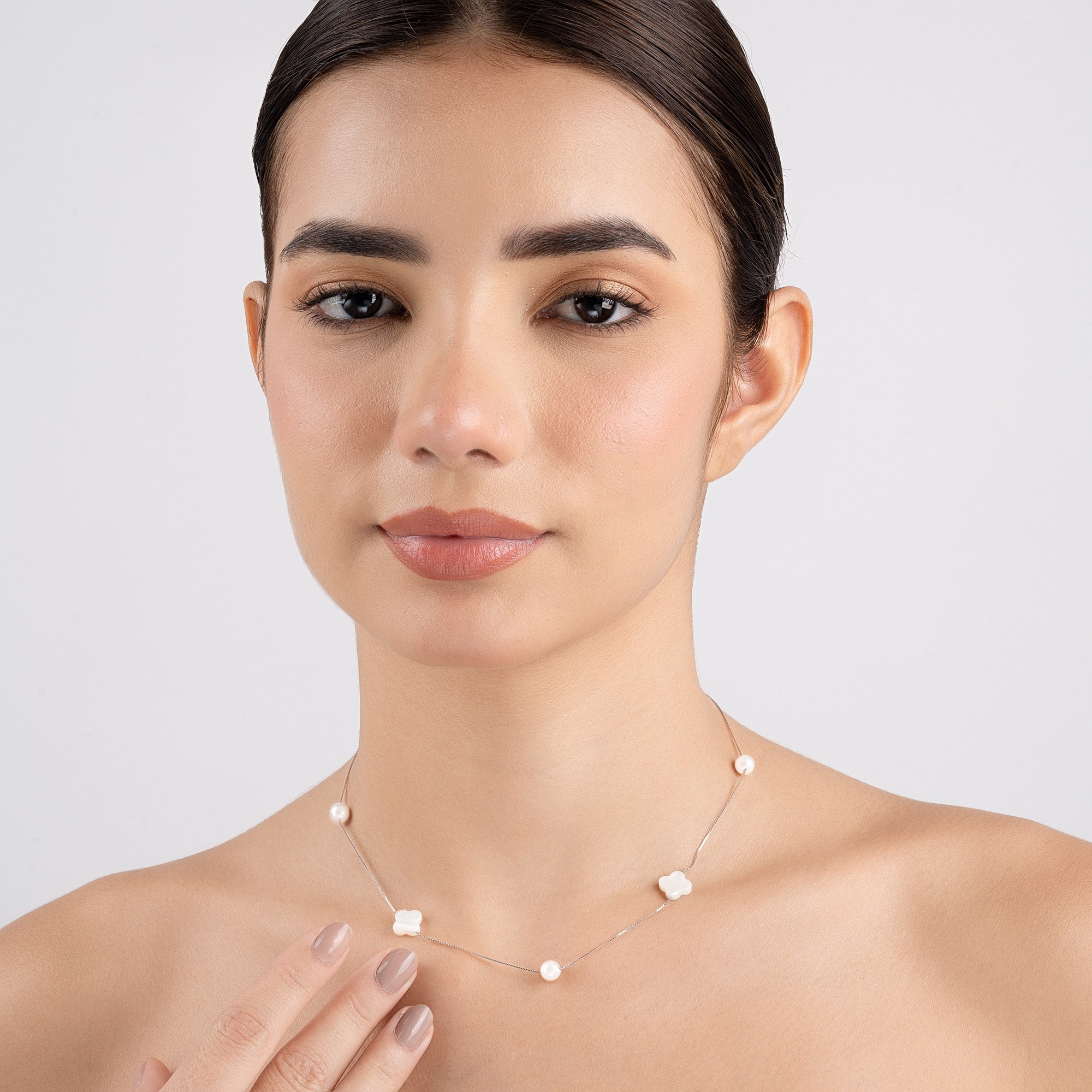 Flowers & Pearls Necklace
