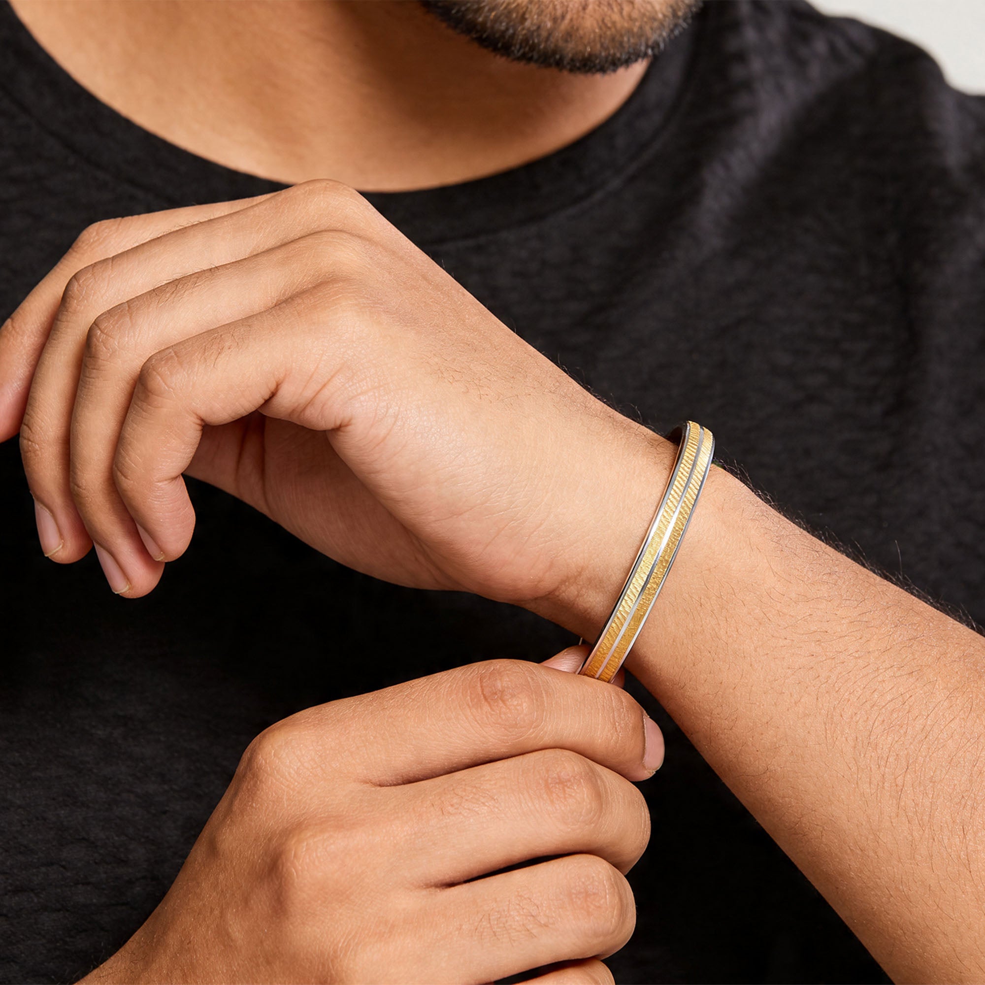 Dual-Tone Striped Men Kada