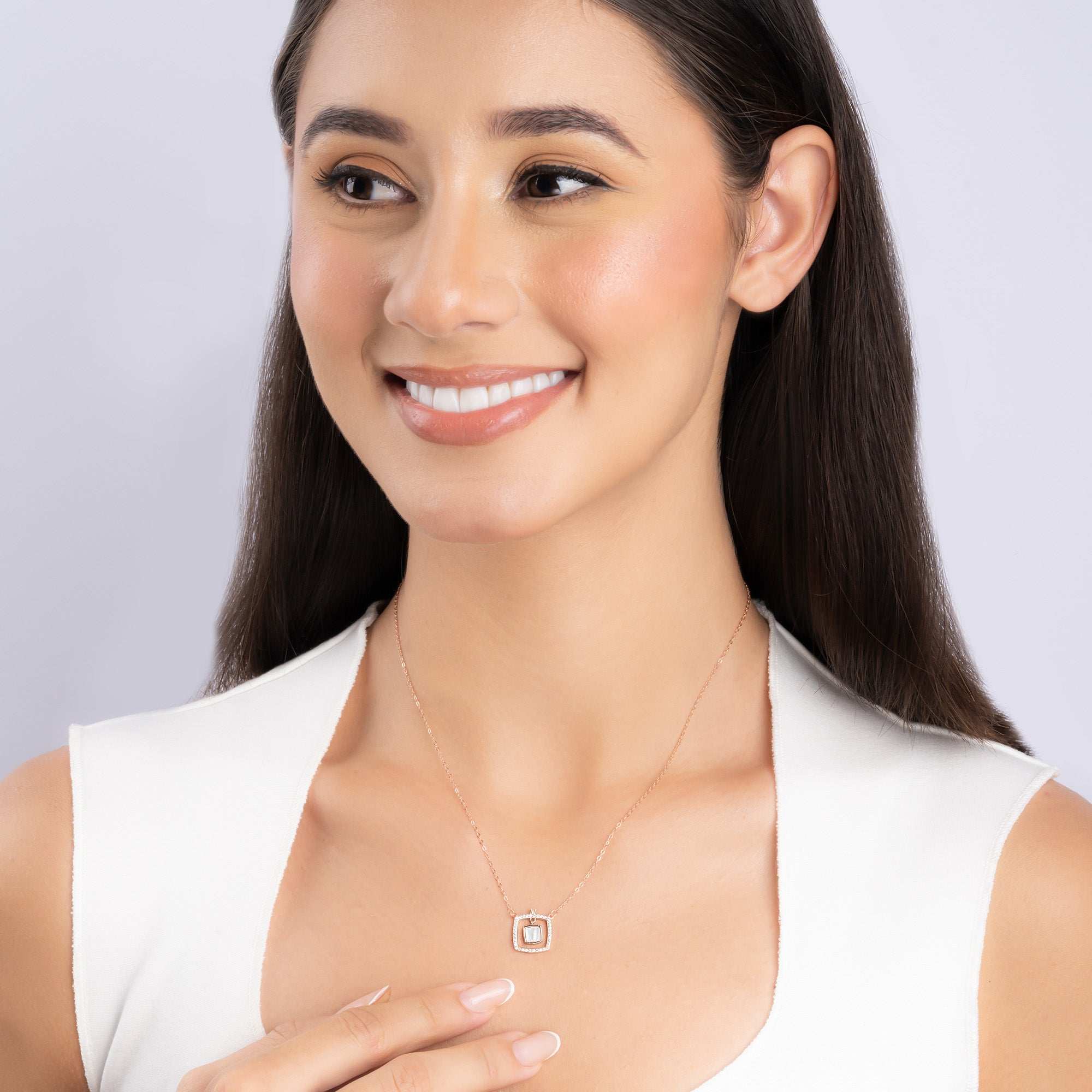 Square frame pendant necklace