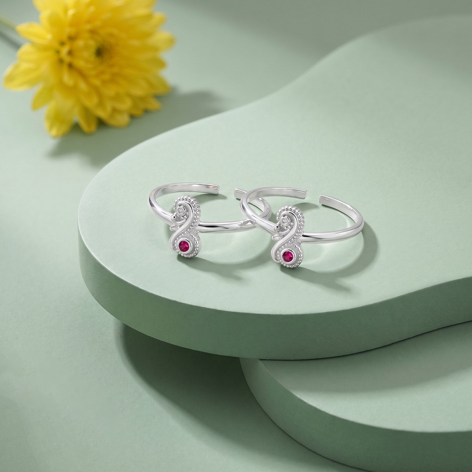 Paisley Swirl Toe Ring