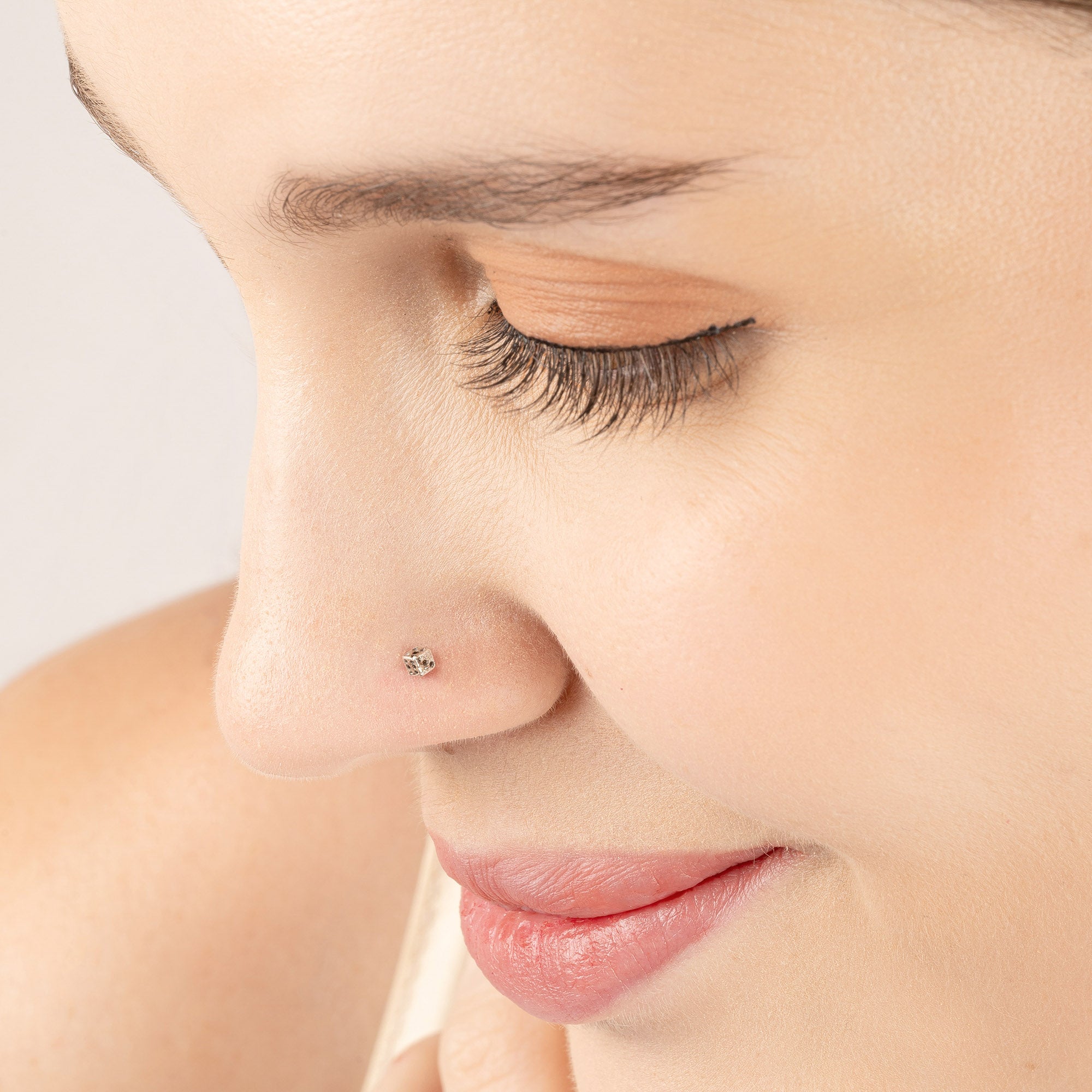 Dice Roll Oxidised Nose Pin