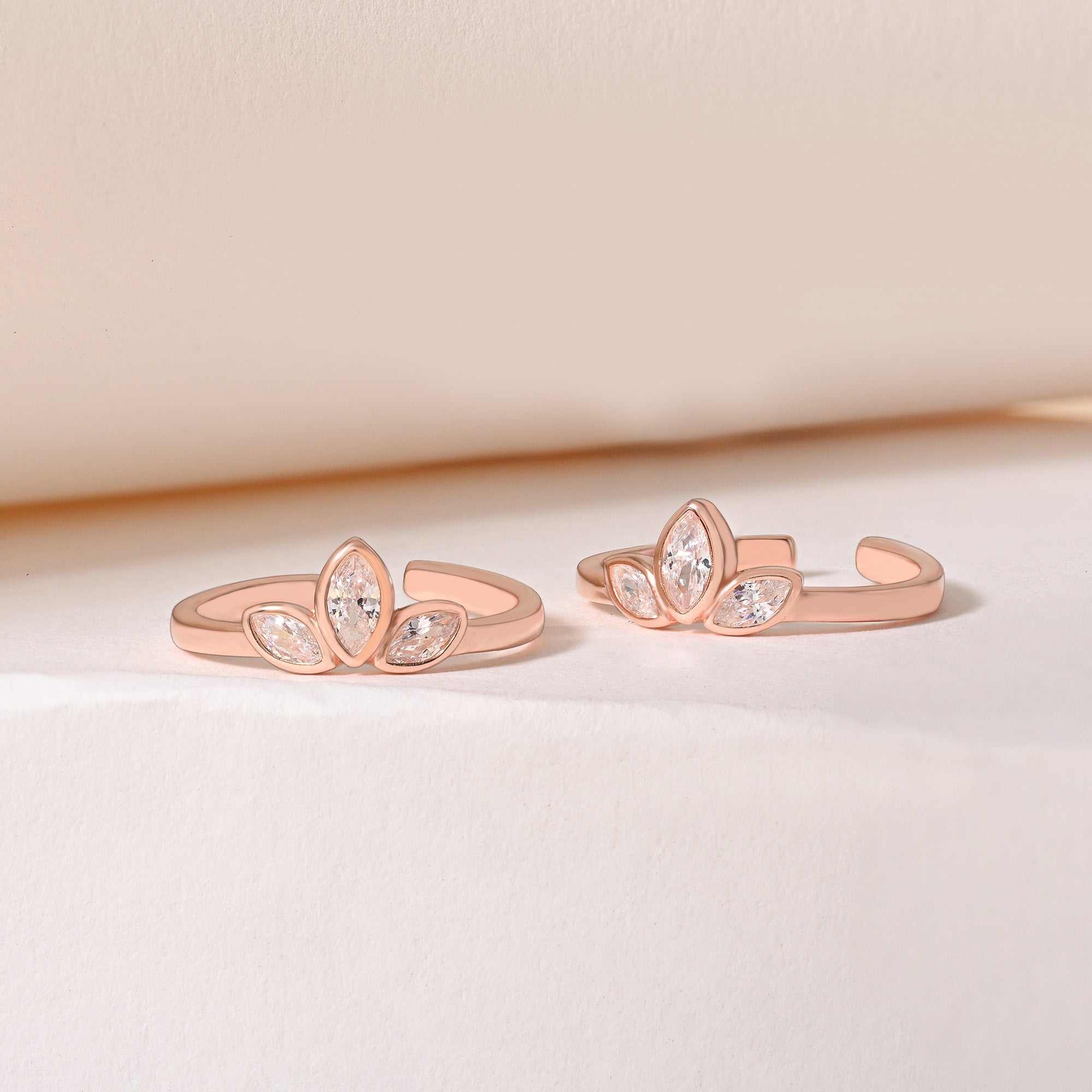 silver toe ring