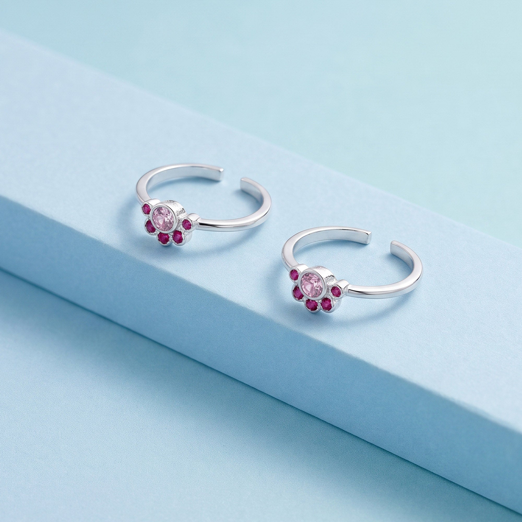 Paw Print Motif Toe Ring