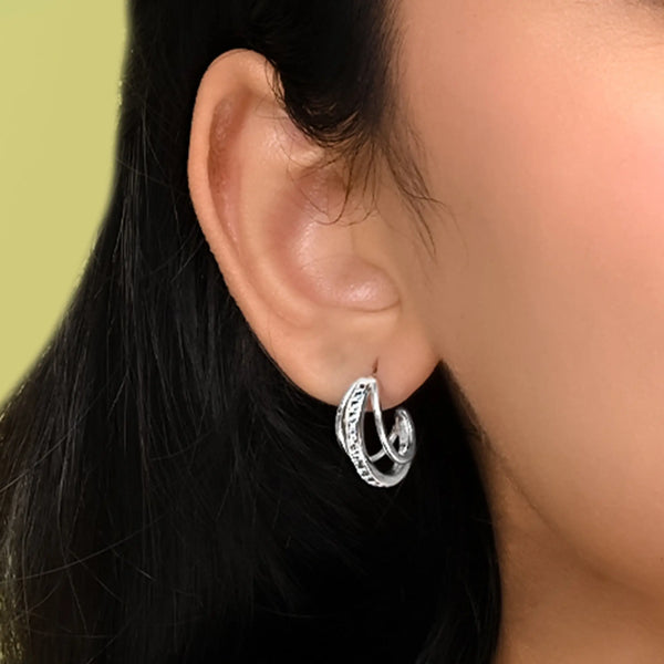 Structured Curvy Earring