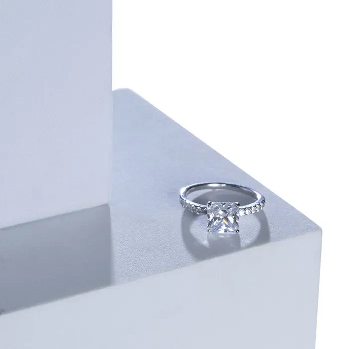 Radiant Centerpiece Silver Ring - Touch925