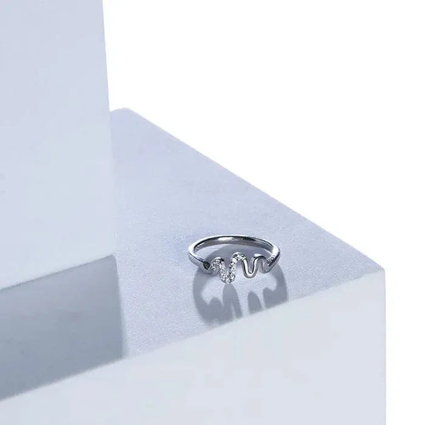 Serpentine Gleam Silver Ring - Touch925