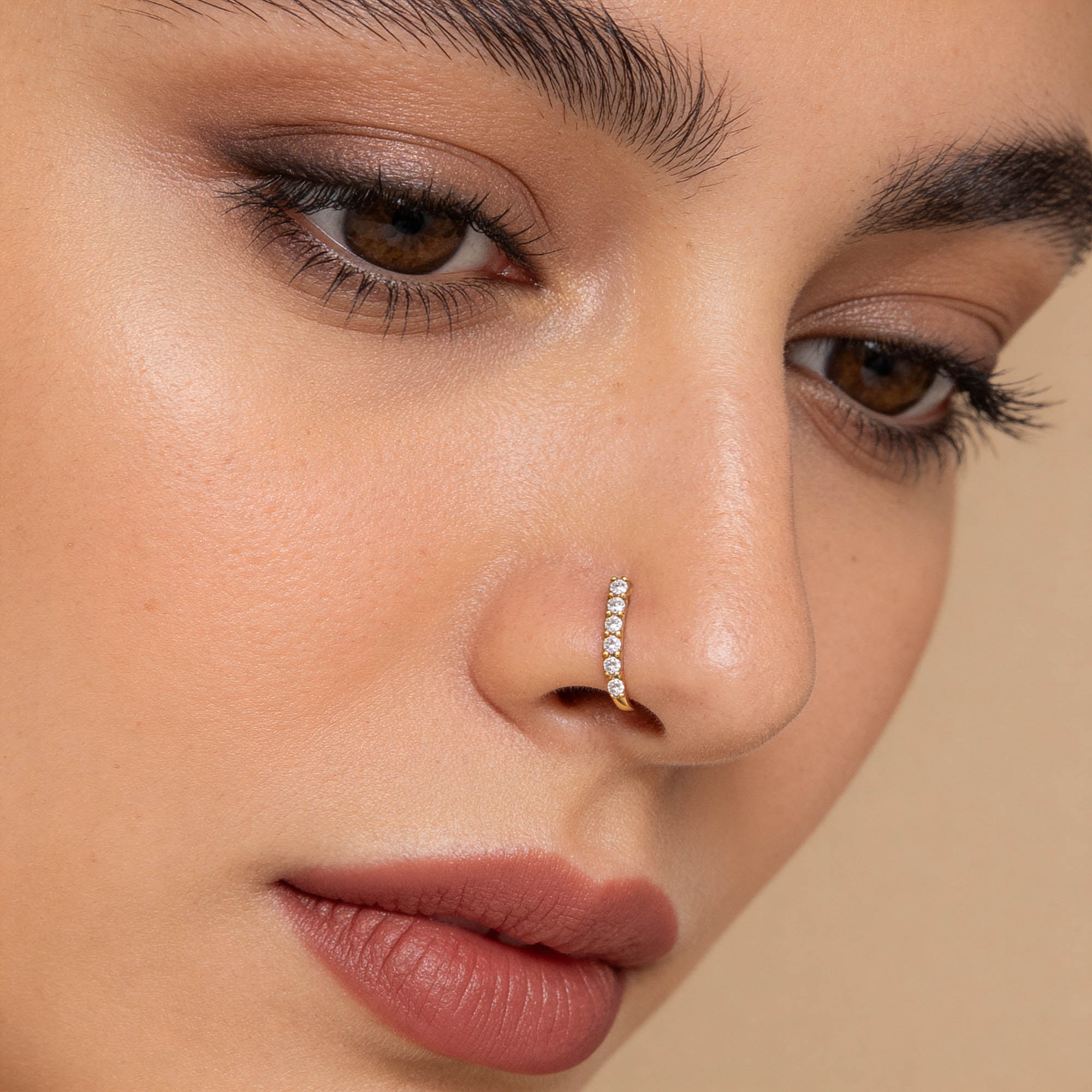 Seven-Stone Curved Zircon Silver Nose Pin
