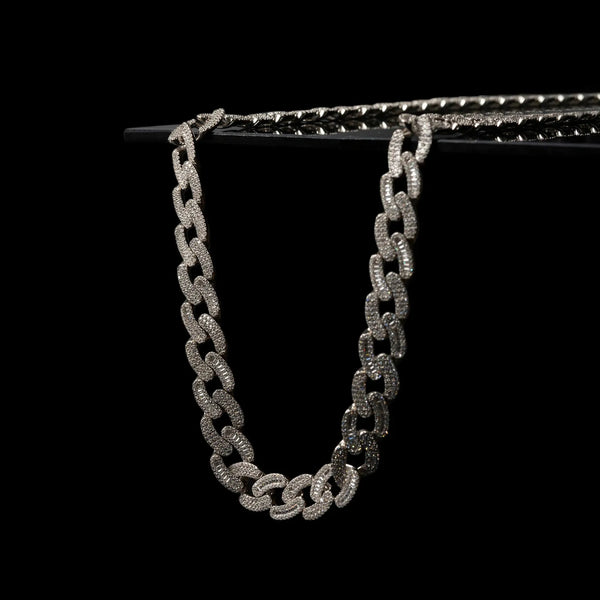 Zircon Radiance: An Oval-Link Chain - Touch925