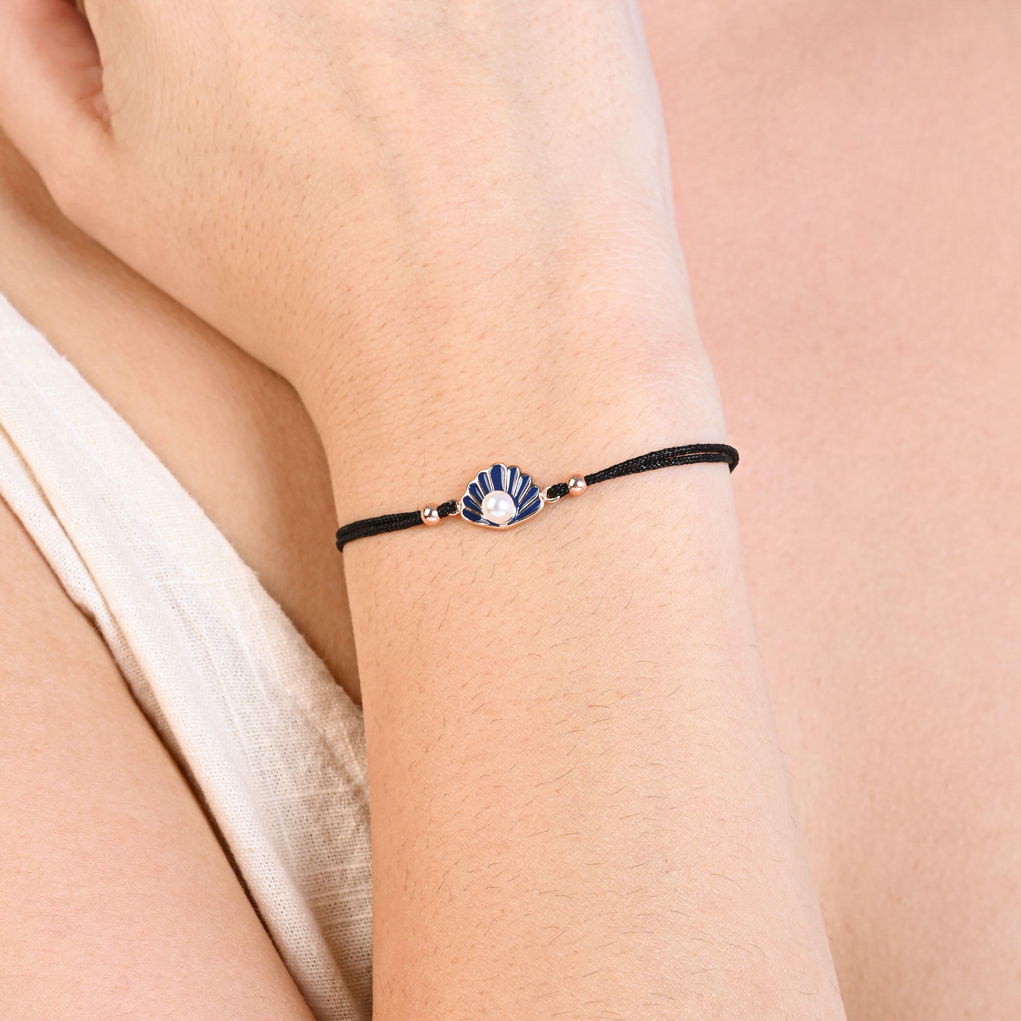 Shell Charm Silver Bracelet