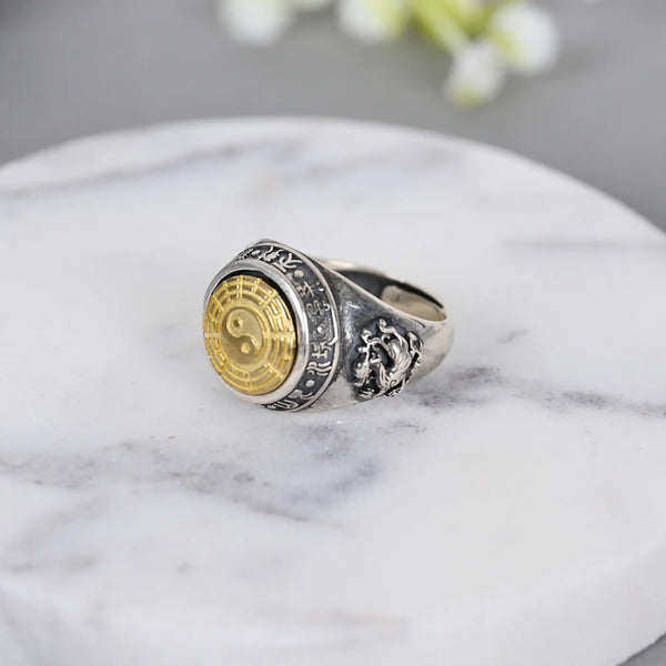 Bold Crest Ring