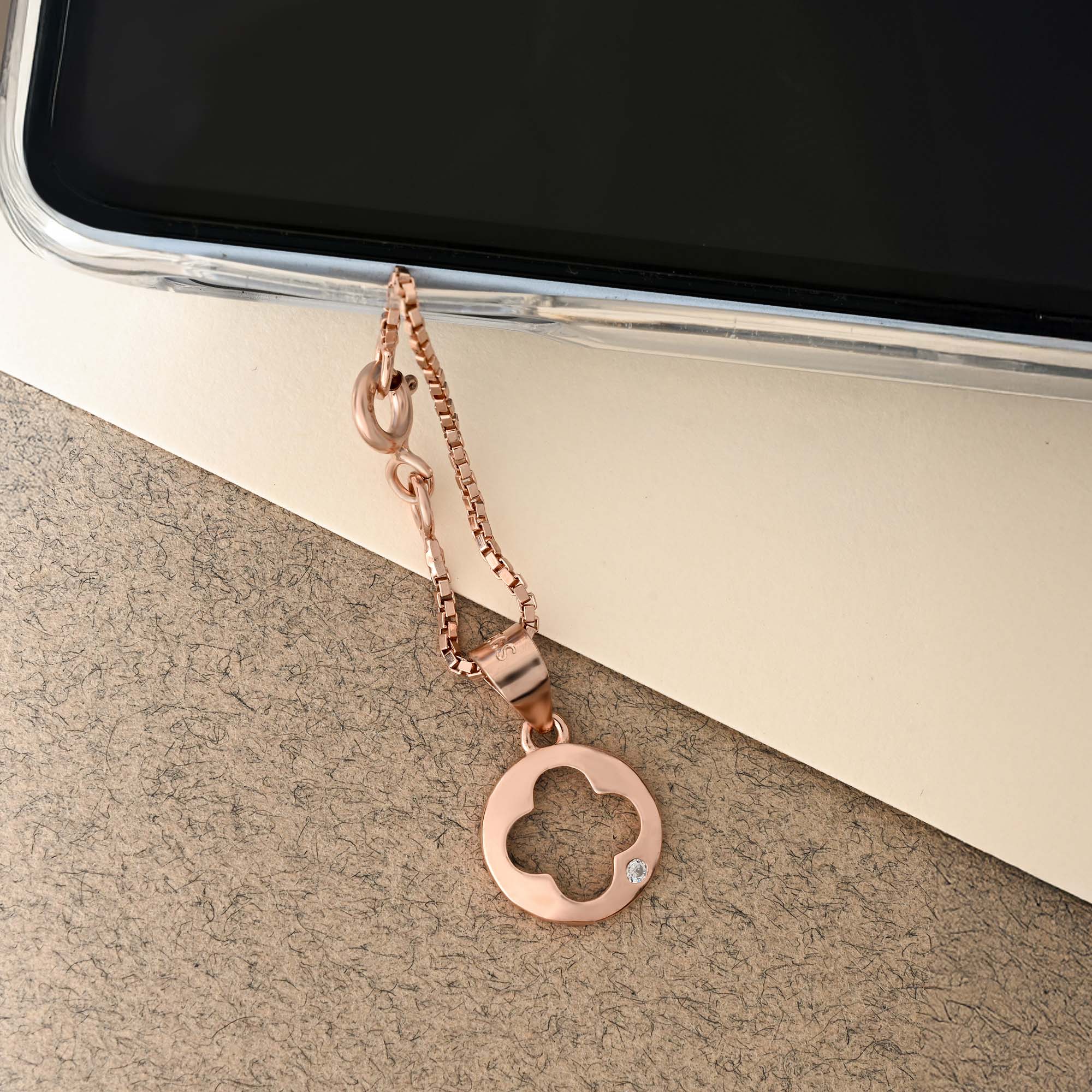 Minimal Clover Charm